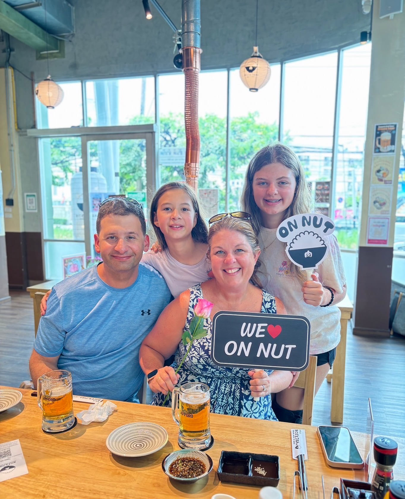 母の日にご来店下さりありがとうございます✨️ 日本式焼肉は世界中で大人気です🫶 ☀️11:30-15:00 🌙17:00-23:00 大型駐車場有り🅿️🙆‍♀️ 雨でも濡れずにお越しいただけます☔️ ☎0654722730 LINE @100hlgjm 場所はオンヌットプラザ...