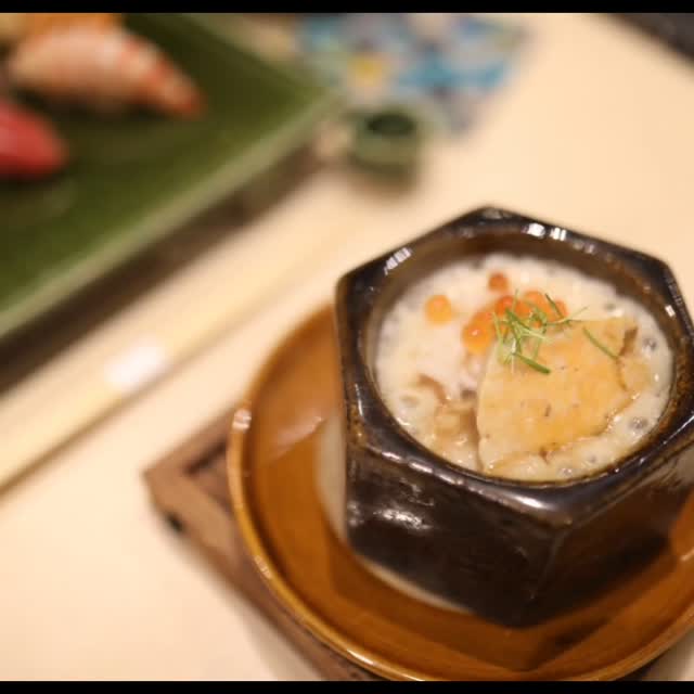 【Sushi that bows to the past, yet winks at the...