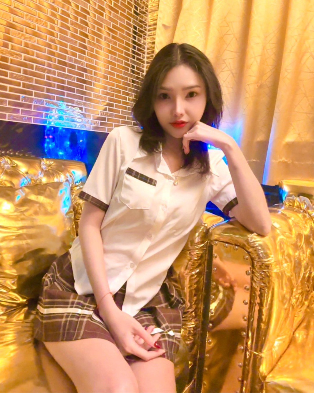 木曜の夜は、週末に向けて 気分を上げる日❣️ バンコクのカラオケバーNo.19で、 お気に入りのカクテル🍸とカラオケ🎤 楽しい時間を過ごしましょう😊 プロンポンでの夜を、もっと特別なものに。 📍住所：12/10 Soi Sukhumvit 26,...