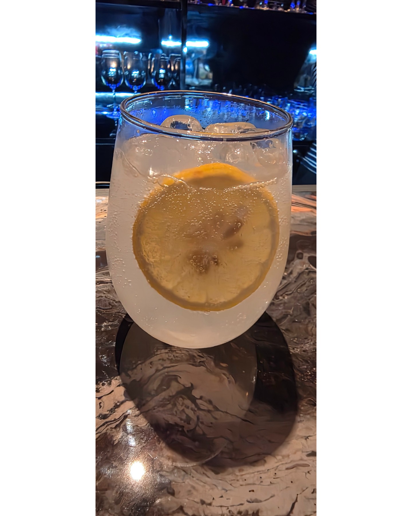 🍻🌟皆さまのご愛顧のおかげで、当居酒屋はますます盛り上がっています🙌✨2階には、カラオケ🎤、ダーツ🎯、ビリヤード🎱、卓球🏓、エアホッケー🏒を完備！友達とワイワイ楽しむにも、一人でゆっくり過ごすにも最適な空間です🎉❤️。日本人スタッフが常駐しているので、言葉の心配もいりません😌✌️。そして、当店特製の本格カクテル🍹は、どれも個性的な一品！✨普段と少し違う楽しい夜を体験しに来てください。おいしい料理🧆🥗と楽しいゲームで、心からの「おかえりなさい」をお届けします。ぜひ遊びに来てくださいね！皆さまのご来店を心よりお待ちしています💕🌸。 #居酒屋 #女子会 #飲み会 #宴会 #ビリヤード #カラオケ #ダーツ #卓球 #お酒好きな人と繋がりたい...