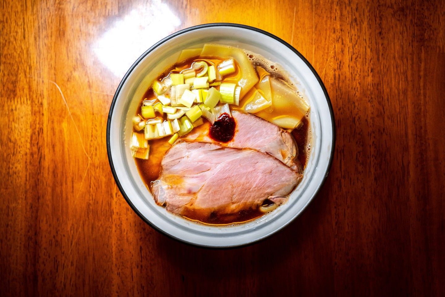 🍜 ราเมนนิโบชิสูตรพิเศษ พร้อมเสิร์ฟแล้ววันนี้! ✨ ภูมิใจนำเสนอราเมนนิโบชิสูตรพิเศษของเรา ที่เน้นรสชาติเข้มข้นเป็นเอกลักษณ์เฉพาะตัว ราเมนหนึ่งถ้วยใช้นิโบชิคุณภาพดีถึง 60 กรัม! เราใช้เส้นราเมนทำมือแบบหนา...
