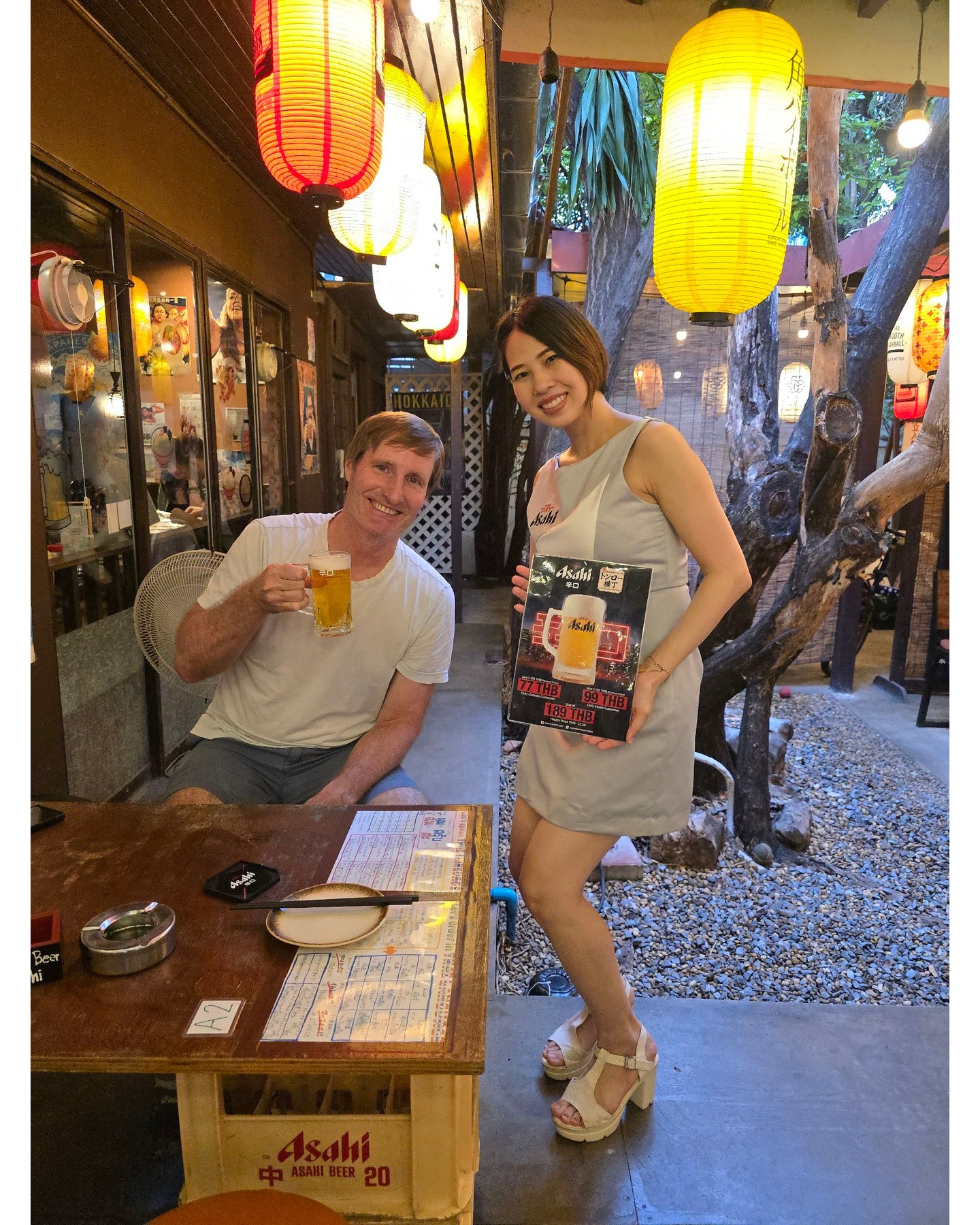 🍻 เฉพาะจองผ่าน LINE เท่านั้น‼️ โอกาสพิเศษนี้เฉพาะผู้ที่ติดตามเราเท่านั้น✨ "เครื่องดื่มเย็นๆ ในคืนวันธรรมดา🍶" "ความลับสำหรับคนรู้จริง🤫" มาเพลิดเพลินกับช่วงเวลาพิเศษนี้ที่ Thonglor...