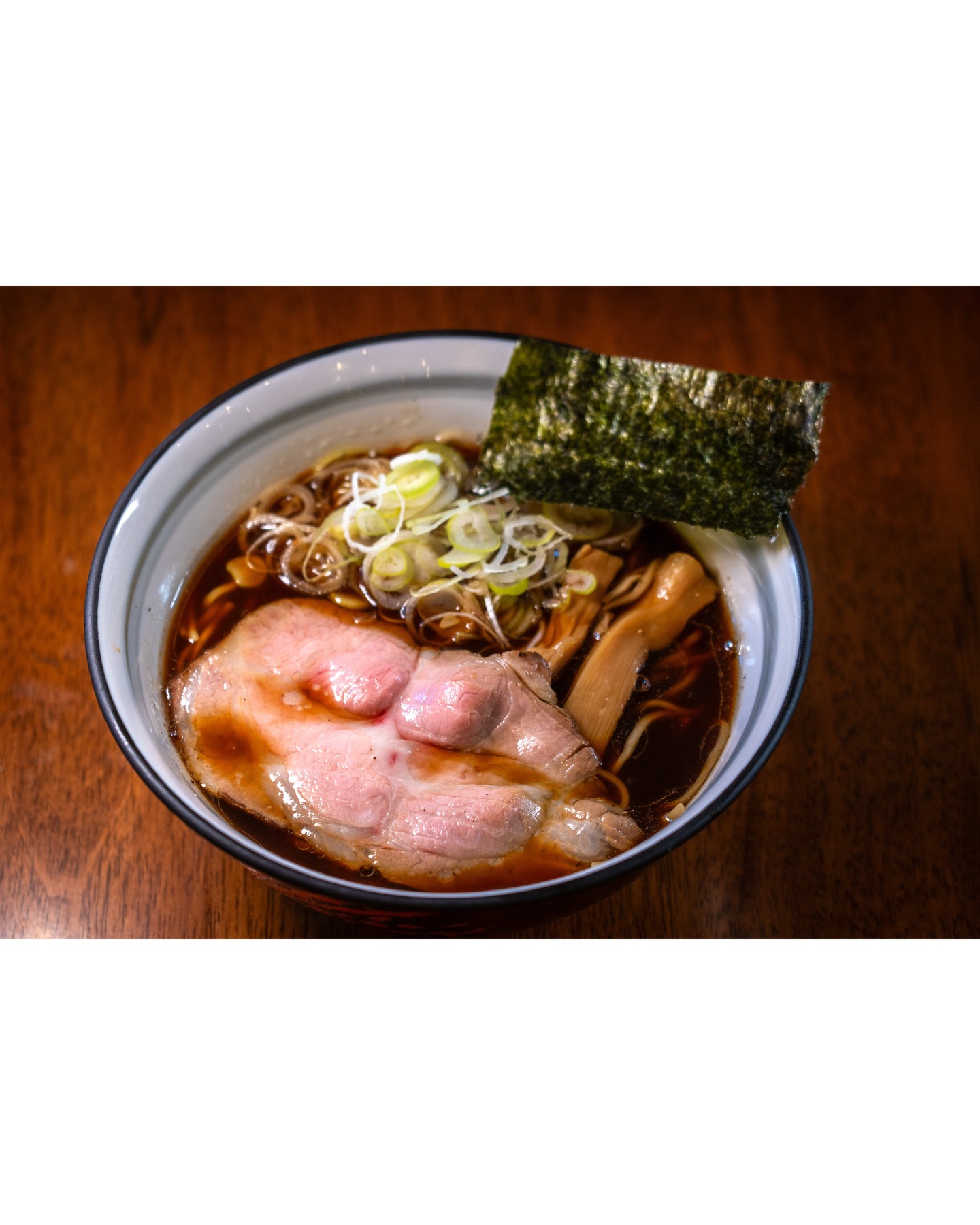 ลิ้มลองตำนานราเมนซอสถั่วเหลืองจาก "RAMEN WAKYU" ที่ IRODORI ทันที! 🔥🍜 ราเมนชามนี้ไม่ใช่แค่เมนูธรรมดา แต่คือการกลับมาของรสชาติระดับมาสเตอร์พีซ ที่ใช้ซอสถั่วเหลืองหมักแบบพิเศษ...