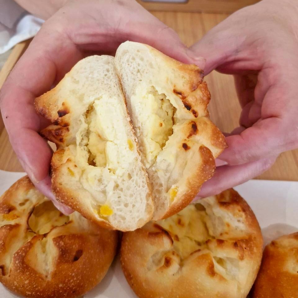 🍞 Melonpang ขนมปังญี่ปุ่นแท้ ๆ ทำมือโดยชาวญี่ปุ่น . ฟินกับความนุ่ม หอมละมุน สไตล์ญี่ปุ่นแท้ ๆ...