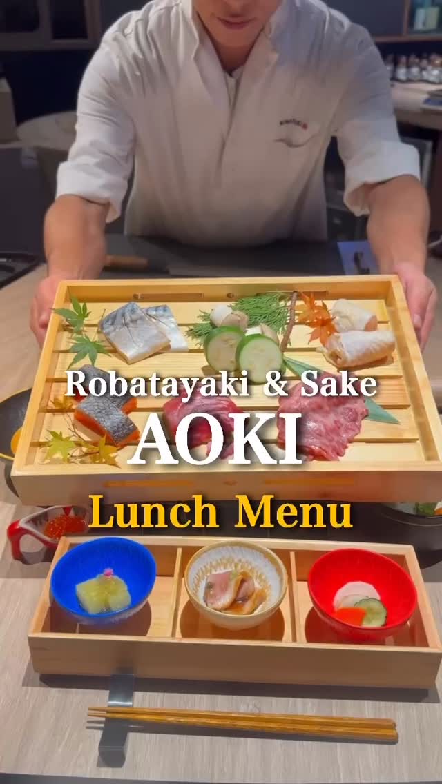 มื้อกลางวันสุดพิเศษ – โรบะตะยากิ มินิ OMAKASE
เปิดให้บริการ 16 ตุลาคม เวลา 12:00 น.

เพลิดเพลินกับอาหารทะเล เนื้อ และผักตามฤดูกาล
ที่ย่างด้วยเตาถ่านสไตล์ญี่ปุ่นแบบ Robatayaki และ Irori

980++

• ออเดิร์ฟ 3 อย่าง
• สลัดผักสด
• ซุปมิโสะ
• ไข่ตุ๋นญี่ปุ่น (Chawanmushi)
• ข้าวหม้อดิน
• ปลาทูน่าบลูฟินย่างซอส
• ผักย่าง 2 ชนิด
• แซลมอนย่างกึ่งสุกกึ่งดิบ ราดไข่ปลาแซลมอน
• ปลาย่างประจำวัน
• ไก่อบแห้งย่าง
• วากิวสันนอก “Yaki-Suki” (ย่างบาง ๆ กับไข่แดง)
• ของหวาน

เมนูเสริม (สั่งเพิ่มได้):
• ชุดข้าวหน้าปลาไหล (มินิ ฮิทสึมะบุชิ)
• ชุดข้าวต้มปลาไท (มินิ ชะสึเกะ)
• ซาชิมิรวม
• ไข่ปลาแซลมอน (อิคุระ)
• หอยเม่นญี่ปุ่น (อุนิ)

ให้บริการเฉพาะที่นั่งเคาน์เตอร์เท่านั้น
สามารถจองโต๊ะได้ที่ ลิงก์ในโปรไฟล์ Instagram ของเรา

ランチ限定 炉端焼き　ミニOMAKASE
【10月16日　12:00オープン】
致します！

炉端焼き•囲炉裏焼きで焼き上げる
魚やお肉、野菜をお楽しみいただけます。

980++
•前菜3種
•野菜サラダ
•お味噌
•茶碗蒸し
•土鍋炊き　ご飯
•本マグロ　タレ焼き
•焼き野菜2種
•サーモンレア焼き　イクラのせ
•本日の焼き魚
•鶏の一夜干し
•和牛サーロイン　焼きすき
•デザート

追加
•ミニ　鰻ひつまぶしセット
•ミニ　鯛茶漬けセット
•お刺身盛り合わせ
•イクラ
•雲丹
もご用意しております。

※カウンター席限定となりますので
予めご了承ください。

Instagram プロフィール欄より
ご予約いただけます。

Lunch Exclusive – Robatayaki Mini Omakase
Opening on October 16th at 12:00 PM!

Enjoy premium fish, meat, and seasonal vegetables grilled over charcoal in traditional robatayaki and irori styles.

980++

• 3 kinds of appetizers
• Fresh vegetable salad
• Miso soup
• Chawanmushi (steamed egg custard)
• Claypot-cooked rice
• Grilled bluefin tuna with tare sauce
• 2 kinds of grilled vegetables
• Robata-grilled salmon (rare) topped with ikura
• Today’s grilled fish
• Overnight-dried grilled chicken
• Wagyu sirloin “Yaki-Suki” (lightly grilled with egg yolk sauce)
• Dessert

Optional Add-ons:
• Mini Unagi Hitsumabushi Set
• Mini Sea Bream Chazuke Set
• Assorted Sashimi Platter
• Ikura (Salmon Roe)
• Uni (Sea Urchin)

Available for counter seats only.
Reservations can be made via the link in our Instagram profile.

#bangkokrestaurant 
#bangkoktravel 
#bangkokrestaurant 
#bangkokstreetfood 
#bangkokfoodie 
#bangkokjapaneserestaurant apanese
#bangkokomakase
