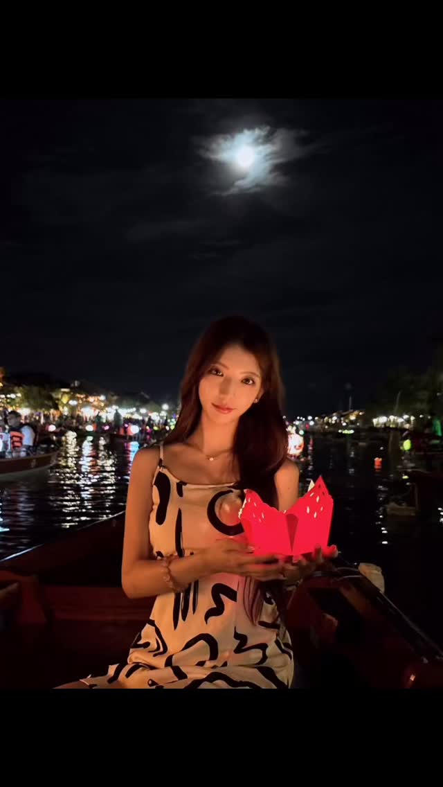 ホアヒン🇻🇳
想像以上に綺麗で最高の社員旅行になりました💓

#バンコク美女 #バンコクラウンジ #バンコクバー #barandloungeone #トンローラウンジ #トンロー #ラウンジワン #バンコクナイト #ラウンジ　#ラウンジ嬢