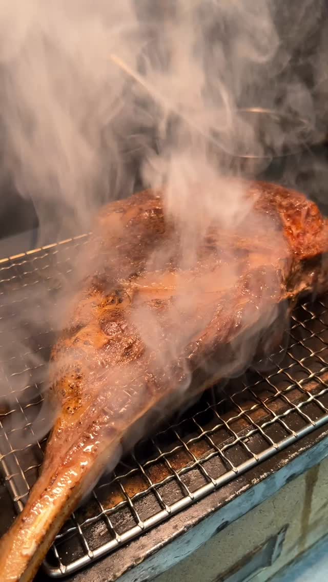 🥩Chef’s Special Tomahawk Steak

A bold and juicy steak weighing around 1kg (actual weight may vary).
Special Price: 3.5 Baht per gram
Savor the rich flavor of bone-in rib meat — a true chef’s recommendation.

Limited availability!
Cooking time: approximately 30–40 minutes.
Advance reservations are highly recommended for timely preparation.

🥩สเต็กโทมาฮอว์กพรีเมียมโดยเชฟ

สเต็กขนาดประมาณ 1 กิโลกรัม (น้ำหนักอาจแตกต่างตามล็อตที่ได้รับ)
ราคาพิเศษ: 3.5 บาทต่อกรัม
อิ่มอร่อยกับรสเข้มข้นของซี่โครงติดกระดูก เมนูแนะนำโดยเชฟของเรา

มีจำนวนจำกัด!
ใช้เวลาในการปรุงประมาณ 30–40 นาที
แนะนำให้ สำรองล่วงหน้า เพื่อให้พร้อมตามเวลาที่ลูกค้ามาถึง

🥩シェフ厳選トマホークステーキ

約1kgサイズの豪快ステーキ。入荷状況により重量が異なります。
特別価格：1g 3.5B
骨付きリブの旨みを贅沢に味わえる、シェフおすすめの逸品です。

数量限定！調理に約30〜40分かかります。
ご来店時間に合わせてご用意いたしますので、事前のご予約をおすすめいたします。

*-*-*-*-*-*-*-*-*-*-*-*-*-*-*-*-
📝Bokking Via Line
＠shakarich
*-*-*-*-*-*-*-*-*-*-*-*-*-*-*-*-

🍴SHAKARICH
📍Thonglor Soi 14
🕚11:00-late
📞02-045-4032
🚪12 Private Rooms
(From 2P up to 22P)
🅿️Thonglor13 Home Place

📱097-053-9928
(Japanese)

#Shakarich #トマホークステーキ #シェフ厳選 #数量限定 #贅沢ステーキ
#Shakarich #TomahawkSteak #ChefsSpecial #LimitedEdition #PremiumSteak#Shakarich #TomahawkSteak #สเต็กพรีเมียม #แนะนำโดยเชฟ #มีจำนวนจำกัด#