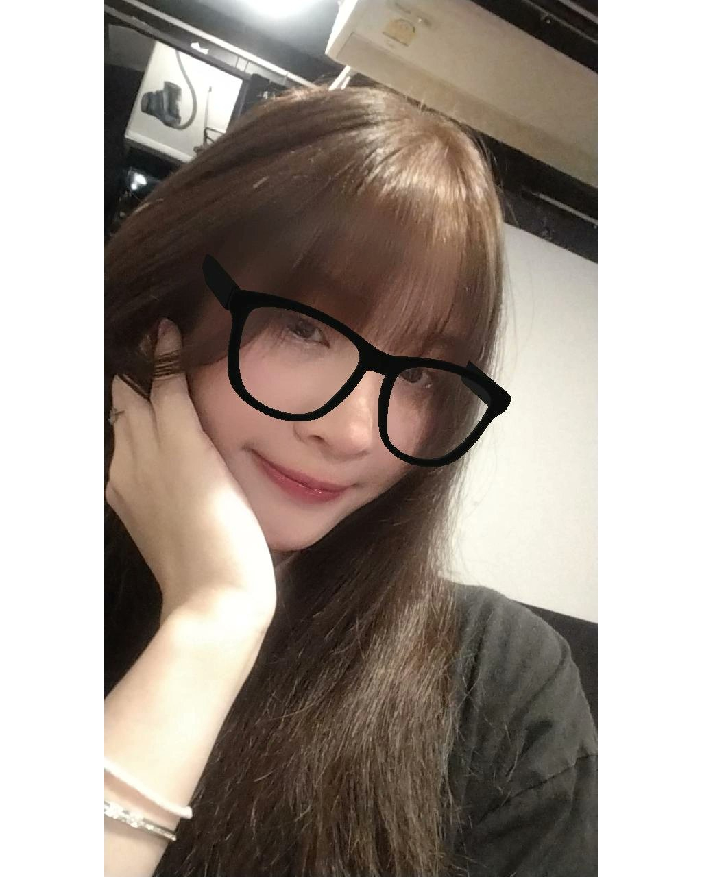 こんばんは🌟 週の始まり、月曜日です。少し疲れが出やすい日は、ZARAスナックバーで癒されませんか？🍹✨

私たちの可愛くてフレンドリーなキャストが、心よりお迎えいたします。お仕事帰りに気軽に立ち寄れる居心地の良さをご提供します。まったりとした時間を楽しくお過ごしください。

お客様の癒しの場として、ZARAスナックバーをぜひご利用くださいませ💕

Good evening 🌟 It's Monday, the start of the week. If you're feeling a little tired, why not soothe yourself at the ZARA Snack Bar? 🍹✨

Our lovely and friendly staff will warmly welcome you. We offer a comfortable atmosphere where you can easily stop by after work. Enjoy a relaxing time.

We hope you'll use the ZARA Snack Bar as a place to unwind 💕

晚上好🌟 今天是星期一，新的一周开始了。如果您感觉有点累，不妨去 ZARA 小吃吧放松一下。🍹✨

我们热情友好的员工将热情欢迎您的到来。我们提供舒适的氛围，方便您在下班后光临。享受轻松的时光。

希望您能把 ZARA 小吃吧当作放松身心的好去处💕

#スナックバー
#バンコク夜遊び
#ガールズバー
#BangkokNightlife
#ZaraYoungPlace
#explorepage
#viral
#曼谷酒吧
#曼谷夜生活