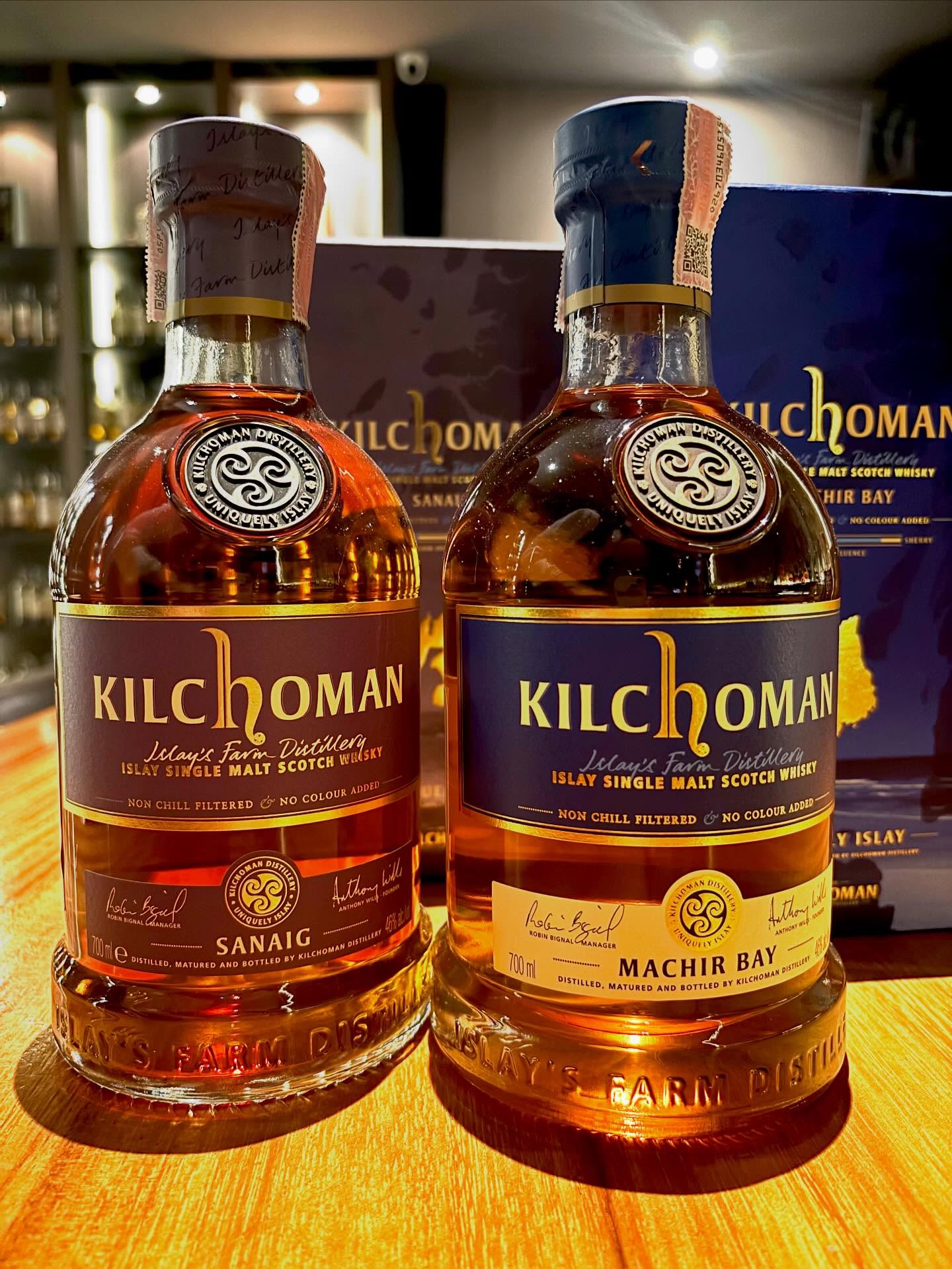 New Arrival Whiskies! 🥃
Kilchoman Machir Bay & Kilchoman Sanaig

Founded in 2005, Kilchoman is one of the newest distilleries on Islay — known for producing whiskies entirely on the island, from barley to bottle.

This time, we’ve got two of their signature expressions:
	•	Machir Bay – matured mainly in bourbon casks, offering bright and clean smoky notes.
	•	Sanaig – matured mainly in sherry casks, rich and well-balanced with gentle sweetness and peat smoke.

If you love smoky and peaty Islay whiskies, Sanaig is definitely a must-try!
Come and discover the charm of modern Islay craftsmanship. 🌊🔥