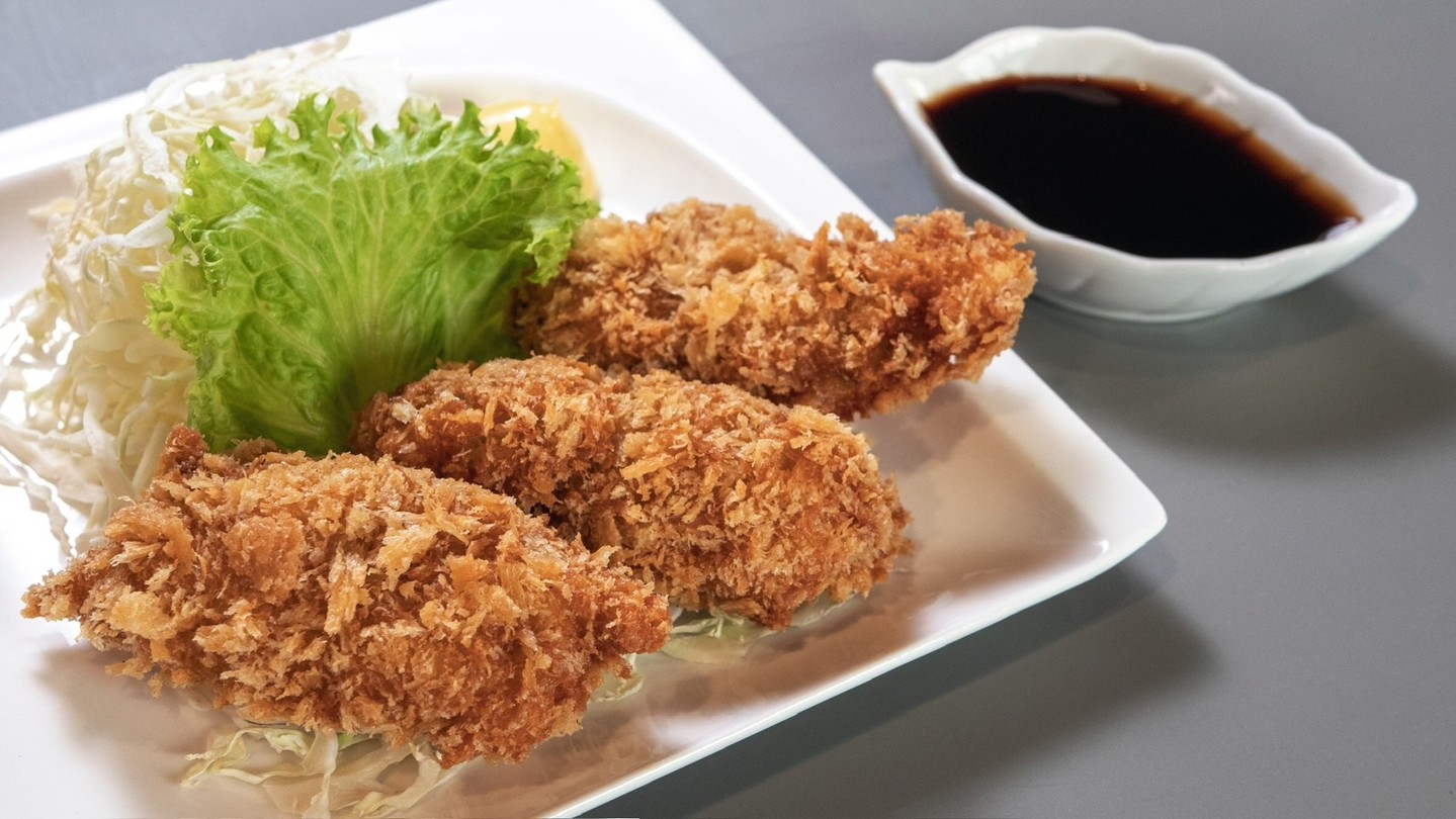 🍣✨ยินดีต้อนรับสู่ประสบการณ์อาหารญี่ปุ่นแท้ๆ ที่ร้านของเรา! ใครๆ ก็ต้องไม่พลาดกับเมนูเด็ดของเรา "คากิฟราย" หอยนางรม🦪ที่เลือกสรรค์มาอย่างดี ผ่านฝีมือช่างฝีมือชั้นเยี่ยม ทอดด้วยความพิถีพิถันเพื่อให้คุณได้สัมผัสกับรสชาติที่ไม่เหมือนใคร! 🧑‍🍳🥢

เสิร์ฟพร้อมกับซอสญี่ปุ่นแบบดั้งเดิมหรือทาร์ทาร์ซอสที่เข้ากันได้อย่างลงตัว มาลิ้มลองความกรอบนอก นุ่มใน ที่จะทำให้คุณลืมไม่ลง! 😋

แวะมาสัมผัสความเป็นญี่ปุ่นแท้ๆ ได้ที่ร้านเราแล้วคุณจะรู้สึกเหมือนอยู่ในญี่ปุ่นโดยไม่ต้องบินไปไกลเลย 🎌✈️ มาเติมเต็มมื้ออาหารด้วยกระบวนการทำแบบดั้งเดิมและการบริการที่ประทับใจ 💓

🕘 เปิดบริการทุกวัน รอคอยต้อนรับคุณอยู่ค่ะ!

🍣✨ Welcome to our authentic Japanese dining experience! Don't miss our signature dish, "Kaki Fry," a selection of carefully selected oysters🦪 crafted by skilled craftsmen, meticulously fried to create a unique flavor experience! 🧑‍🍳🥢

Served with our signature traditional Japanese sauce or tartar sauce, these perfectly complement each other. Savor the crispy exterior and tender interior, a taste you won't forget! 😋

Come experience authentic Japanese cuisine at our restaurant and feel like you're in Japan without even flying! 🎌✈️ Complete your meal with our traditional cooking process and impressive service. 💓

🕘 Open daily, we look forward to welcoming you!

#คากิฟราย
#หอยนางรม
#อาหารญี่ปุ่น
#ทาร์ทาร์ซอส
#ช่างฝีมือ
#อร่อยไม่เหมือนใคร
#ร้านอาหารญี่ปุ่น
#วัฒนธรรมญี่ปุ่น
#กรอบนอกนุ่มใน
#ประสบการณ์ญี่ปุ่น
#อาหารกินเล่น
#ซอสญี่ปุ่น
#JapaneseFood
#OysterFry
#Deliciousness
#AuthenticJapanese
#CulinaryArt
#TasteTheTradition
#UnforgettableMeal
#Craftsmanship
#JapanOnYourPlate
#GourmetExperience
#SavoryDelights
#EnjoyEveryBite
#JapaneseCuisine