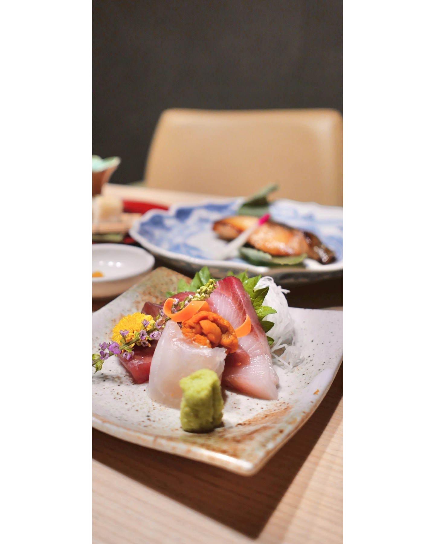 ようこそ、和食の真髄を堪能できる当店へ。私たちの刺身の盛り合わせは、全国各地から取り寄せた新鮮な素材を使用し、職人の技で一品一品丁寧に仕上げています。奄美大島から直送される最高級の鮪は、口に入れた瞬間に広がる豊かな海の旨味が印象的です。また、特製のウニを淡路真鯛で巻いたお刺身は、まさに芸術と呼ぶにふさわしい一皿です。これらの贅を尽くした料理は、心にも美しいひとときを届けることでしょう。日本の四季折々の味わいを、一瞬一瞬、大切な方々とお楽しみください。どの料理も、お客様に和食の魅力を余すところなくお伝えするために心を込めてご用意しております。ぜひ、至高の刺身体験を求めにお立ち寄りください。

Welcome to our restaurant, where you can savor the essence of Japanese cuisine. Our sashimi platters are made with fresh ingredients sourced from all over Japan, carefully prepared by our artisans. The finest tuna, delivered directly from Amami Oshima, delivers a rich, sea-flavored taste the moment you put it in your mouth. Our special sashimi, made with sea urchin wrapped in Awaji red sea bream, is truly a work of art. These sumptuous dishes will bring a beautiful moment to your heart. Enjoy every moment with your loved ones, savoring the flavors of Japan's four seasons. Every dish is prepared with care, so that you can fully experience the charm of Japanese cuisine. We hope you will come and experience the ultimate sashimi experience.


#和食
#刺身
#海鮮
#奄美大島
#淡路鯛
#ウニ
#新鮮素材
#日本料理
#職人技
#最高の贅沢
#美食旅
#和の心
#繊細な味
#食の芸術
#四季折々