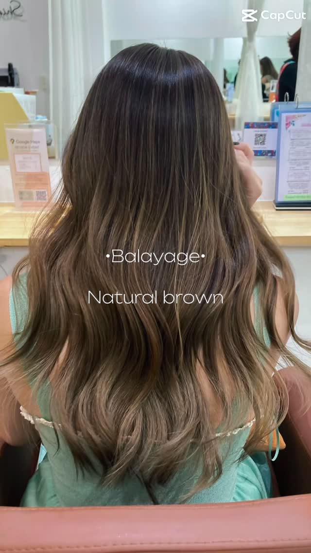Balayge / By Nae🍋
🇯🇵 รูปแบบและการบริการในแบบชิโระซาลอนญี่ปุ่นของเรา เน้นให้ความสำคัญกับลูกค้าในการให้คำปรึกษาและแนะนำก่อนให้บริการลูกค้าทุกท่านเป็นอันดับต้นๆเสมอ ทั้งเรื่องของการวิเคราะห์จากช่าง เช่น เส้นผม รูปหน้า undertone , Personal color และความต้องการของลูกค้า เพื่อให้ได้ผลลัพธ์ที่ดีที่สุด และตรงตามความต้องการของลูกค้าทุกท่านให้ดีที่สุด… Shiro ยินดีต้อนรับค่ะ 🙇🏻‍♀️

🎨Shiro Color Lounge🎨
🎋: Japanese style hair salon

 •ถนนสุขุมวิท39 (พร้อมพงษ์)ซอยพร้อมศรี1
 •BTS พร้อมพงษ์

ติดต่อจองคิวหรือสอบถามเพิ่มเติมได้ที่ 
Line ID add : @945btvcx
Tel : 090-952-3420 
.
.
.

#ช่างทำสี #ฟอกสีผม #ทรีตเมนท์ #บาลายาจ #ไฮไลต์ #สุขุมวิทซาลอน #กรุงเทพซาลอน #ผมสวย #สีผมแฟชั่น #ผม #สุขุมวิท #ผมลื่นเงางาม #ผมสุขภาพดี #ทำผม #ผมดูดี #ทำสีผม #ร้านทำผม #ซาลอน #ร้านเสริมสวย #ร้านทำสีผม #ช่างทำผม #バンコク #タイ #バンコク在住 #バンコク生活 #バンコク美容#バンコク駐在妻 #バンコク美容室#パーソナルカラー#personalcolor