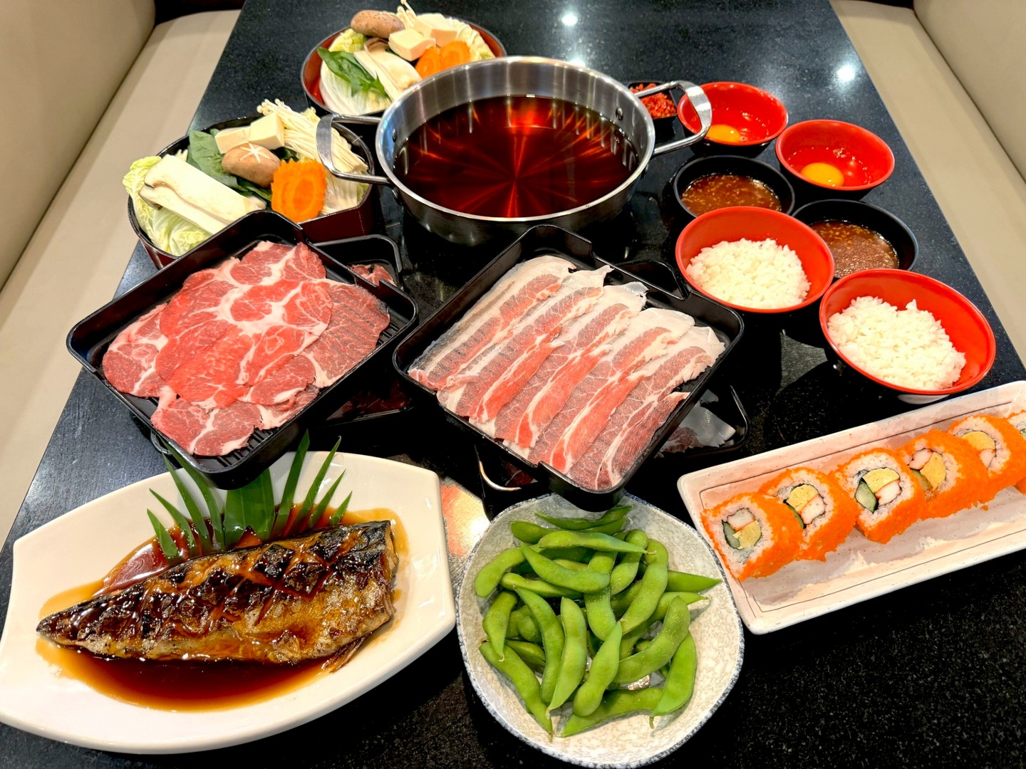 ✨พบกับรสชาติอาหารที่ Sushi Luckレストラン กับเซ็ตชาบูหมูในราคาเพียง 799 บาท 🐷🍲 และ ยังมีของในเซ็ต จัดเต็มอีกมากมาย เช่น 🫛ถั่วแระ 🍣 แคลิฟอเนียเซ็ต🐟ปลาซาบะเทริยากิ 

มาลองสัมผัสประสบการณ์การทานอาหารพร้อมบรรยากาศแบบญี่ปุ่นได้ที่ Sushi Luckレストラン

✨Sushi Luck Restaurantの美味しい味を、豚しゃぶセットでたったの799バーツでご堪能ください！🐷🍲 他にも、枝豆セット、カリフォルニアセット、照り焼きサバなど、お得なセットが多数ございます。

Sushi Luck Restaurantで、和の雰囲気の中でお食事をお楽しみください。

✨Experience the delicious flavors of Sushi Luck Restaurant with our Pork Shabu Set for just 799 baht! 🐷🍲 There are also many other great sets available, such as 🫛 Edamame 🍣 California Set 🐟 Teriyaki Saba.

Come experience a dining experience with a Japanese atmosphere at Sushi Luck Restaurant.

#SushiLuck
#ชาบูหมู
#อาหารญี่ปุ่น
#บรรยากาศดี
#ศรีราชา
#ซูชิ