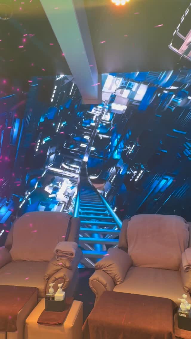 🎢 Ride Through the LED Universe at BRADBURY
Step into a world where relaxation meets adrenaline.
Lights, motion, and sound — all in one ride.

📍 Bradbury - Soi Sukhumvit 61
⏰ 12:00 – 0:00
#BRADBURY #massage #bangkoktrip #映えスポット #InstaWorthy