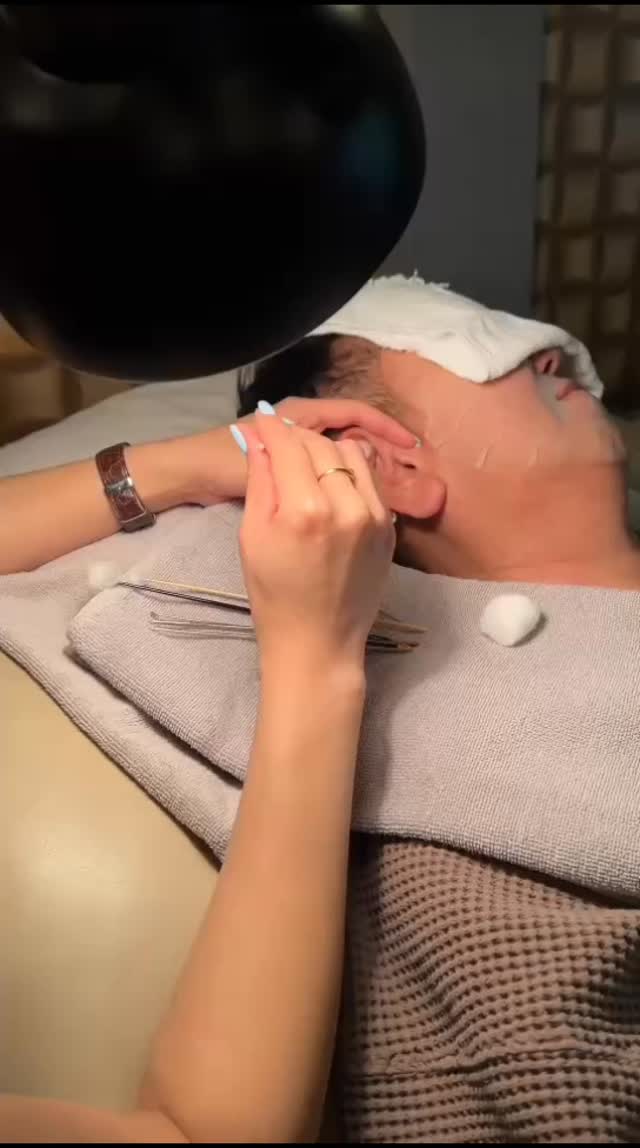 It feels good, Doesn't it?
If you want to try ear cleaning welcome to body care works 🤗💐

Make a reservation 👇
☎️ 02 124 5246
DM (X or FACEBOOK)
WhatsApp +66 98 925 5888
Line  lin.ee/YOE9biR

#bodycareworks #สปาเวียดนาม #asok #btsasok