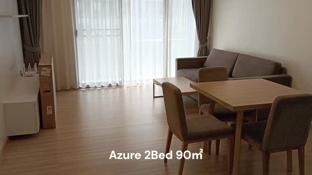 BTSプロンポン駅から徒歩圏内にある人気物件「Azure」の2ベッドルーム、90㎡のお部屋に空きがあります！📍✨立地も良く、築浅で内装もシンプルでキレイ。清潔感たっぷりで、広さも日本人にちょうど良く、生活しやすい空間が広がっています。🛋️🖼️オープンキッチンなので、小さいお子様がいる方でも安心して料理が楽しめます。👶🍳

さらに、バンコクでは近年PM2.5問題が増えていますが、この物件には乾燥機付きですので、心配いりません。🌿✨また、一部のお部屋には日本式のお風呂もあり、ゆったりとしたバスタイムを楽しむことができます。🛀日本人の生活スタイルにぴったりなこの物件で、新しい暮らしを始めてみませんか？ ✨🏙️

#BTSプロンポン
#Azure
#バンコク不動産
#家探し
#内装が素敵
#築浅物件
#日本人向け
#快適なお部屋
#オープンキッチン
#乾燥機付き
#日本式バス
#子育てに安心
#PM2
#清潔感
#広々空間
#新生活
#快適ライフ
#プロンポン生活
#賃貸物件
#都市生活
#エアクオリティ
#暮らしやすさ
#便利な立地
#通勤便利
#お洒落な住まい
#毎日をもっと豊かに
#理想の住まい
#紅樹株式会社