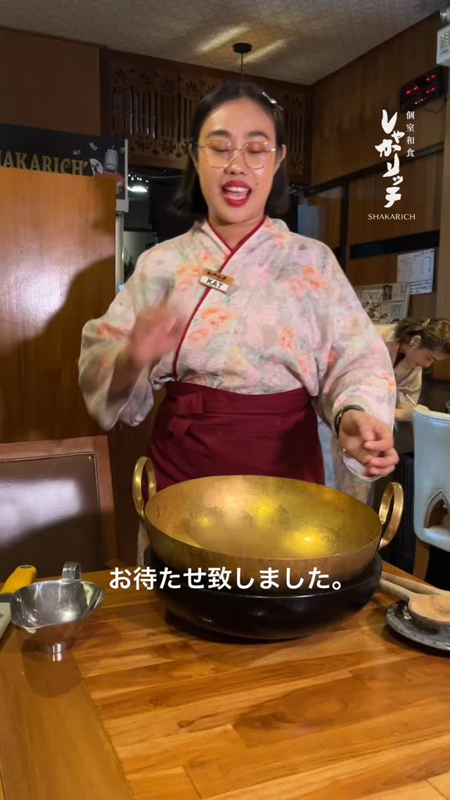 「日本語上手だね」――
お客様からいただくその一言が、何よりの励みです。
その言葉を胸に、毎日日本語の勉強を続けています。

今日は、新メニュー 「鮪のコンフィ シーザーサラダ」 の勉強中です。
より美味しく、心を込めた一皿をお届けできるよう頑張ります。

皆さまのお越しを心よりお待ちしております。

*-*-*-*-*-*-*-*-*-*-*-*-*-*-*-*-
📝Bokking Via Line
＠shakarich
*-*-*-*-*-*-*-*-*-*-*-*-*-*-*-*-

🍴SHAKARICH
📍Shilom Surawong
🕚11:00-Late
📞02-086-7898
🚪15 Private Rooms
(From 2P up to 20P)
🅿️Charn Issara Tower 1
🚄4 min walk from BTS Sala Deang

📍Thonglor Soi 14
🕚11:00-late
📞02-045-4032
🚪12 Private Rooms
(From 2P up to 22P)
🅿️Thonglor13 Home Place

📱097-053-9928
(Japanese)

#しゃかリッチ #バンコク居酒屋 #新メニュー #鮪のコンフィ #シーザーサラダ #日本語勉強中 #おもてなし #タイスタッフ #日本語上手 #和食レストラン #バンコクグルメ