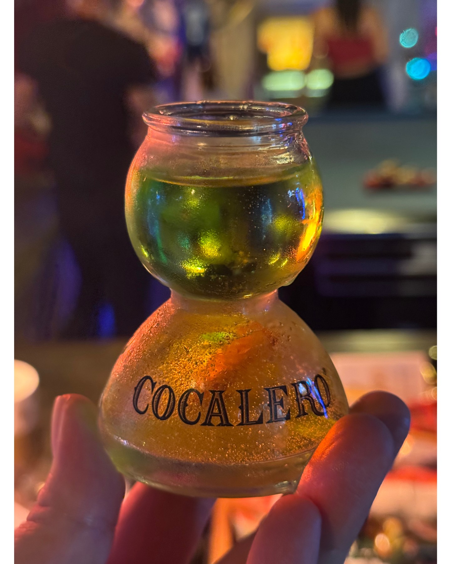 昨夜のパーティー続行中🎉久々にコカレロを飲んで、あまりの美味しさに感動しました🥳✨一度味わうと止まらない、この魅惑の一杯。皆さまの夜をもっと特別にするために、最高のカクテルを用意しています🍸一緒に乾杯しながら、忘れられないひとときを過ごしませんか？友達を誘って、気軽に立ち寄れるバーで、素敵な夜をシェアしましょう🕺💃。この秋、一緒に上を向いて進もう！あなたのお越しを心からお待ちしております🥂

Last night's party is still going strong 🎉 I had a Cocalero for the first time in a while and was blown away by how delicious it was 🥳✨ Once you try this captivating drink, you won't be able to stop. We've prepared the best cocktails to make your night even more special 🍸 Why not toast together and spend an unforgettable time? Invite your friends and share a wonderful evening at our casual bar 🕺💃. Let's look up and move forward together this fall! We look forward to seeing you there 🥂

#コカレロ
#美味しすぎ
#バーで乾杯
#夜はこれから
#皆で楽しもう
#最高の一杯
#飲んでみて
#わいわい
#忘れられない夜