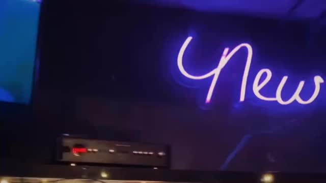 🍹4日火曜の夜を楽しむなら、プロンポンのNewdaysへ。
バンコクのナイトライフをゆったり楽しめる、
居心地のいい大人のバー。
ダーツやビリヤードでリラックスした夜を🍸

🍹For a fun Tuesday night, head to Newdays in Phrom Phong.

A cozy, adult bar where you can enjoy Bangkok's nightlife at your leisure.

Enjoy a relaxing evening with darts and billiards.🍸


#Newdays
#バンコク
#ニューデイズ
#プロンポン
#Pool
#フェニックス
#phoenixdarts
#日本語OK
#Englishfriendly
#ダーツバー
#ビリヤードバー
#poolbar
#dartsbar
#タイ旅行
#バンコク夜遊び
#BangkokTrip
#bangkoknightlife