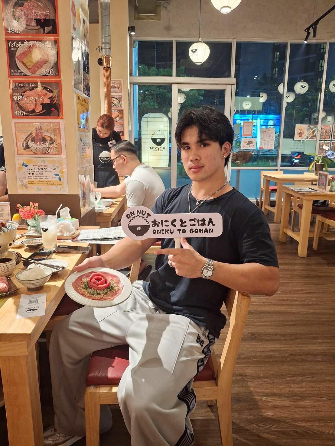 พนักงานอ่อนนุชเป็นแฟนของลูกค้าค่ะ🌻🥰

⏰11:30-22:00
📍Onnut plaza