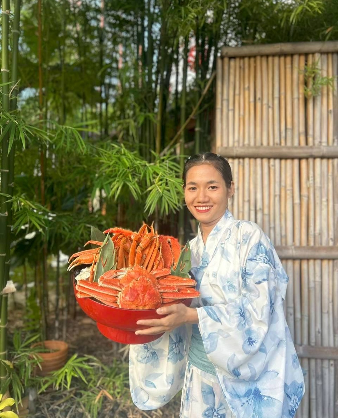 📢 北海道直送！新鮮なカニをお届け🦀✨

身がぎっしり詰まったカニは食べ応え抜群！
⏰ 75分食べ放題で思う存分楽しめます💖

📍kanitengoku Asok