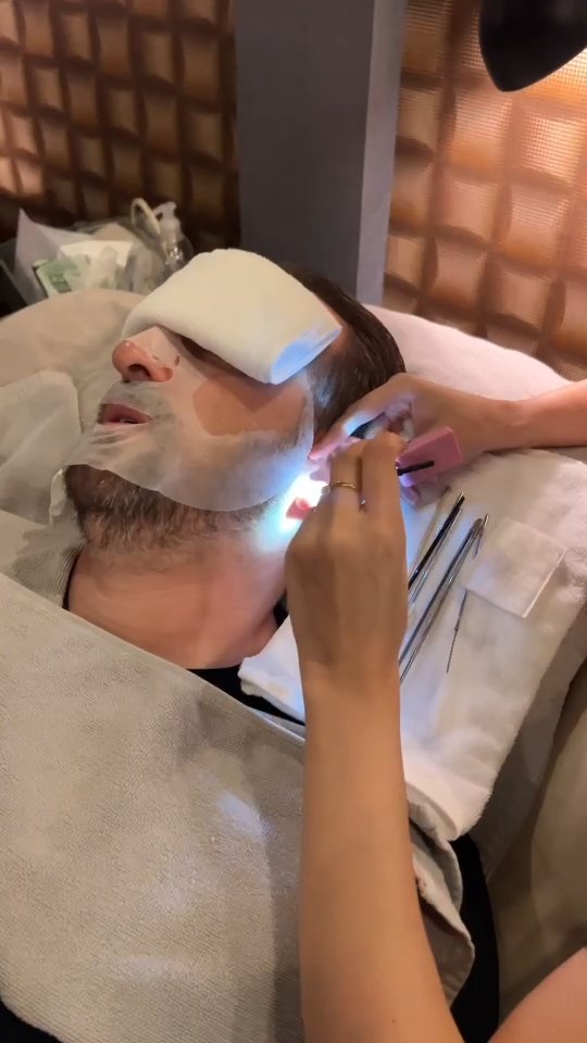 Hi guys 👋🌞
today we're still have available slot! you guys can make a reservation here 💞

BODY CARE WORKS SOI 18
☎️ 02 124 5246
DM (X or FACEBOOK)
WhatsApp +66 98 925 5888