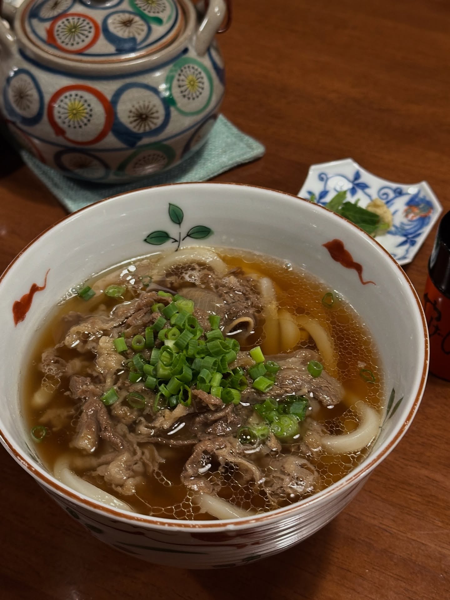 ”Niku Udon“ Your perfect comfort bowl for the season. Tender, savory beef and springy udon noodles steeped in a rich, warm broth. It‘s the special you need this month‼️ @kenjislab_todayspecial #kenjislab