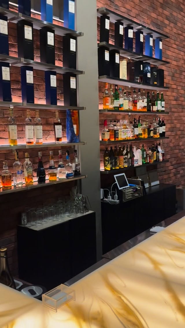Everyday is a fresh start💞🍾✨#macallan #bar #sukumvit39 #bangkok #japanesebar