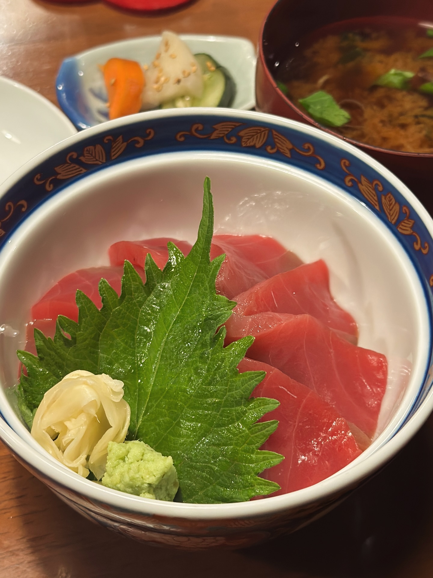 Our November Seasonal Special Menu is HERE! 😋
Come try these limited-time 
🐟Maguro Tekka Don
🐟Grilled Shirako Soft Roe with Soy Sauce
🐟Aji Sashimi
🐟Simmered Kinki Rockfish with Sweet Soy Sauce

Which one will you try first? 
Drop by Kenji’s Lab in Thonglor today!

#kenjislab #seasonalmenu