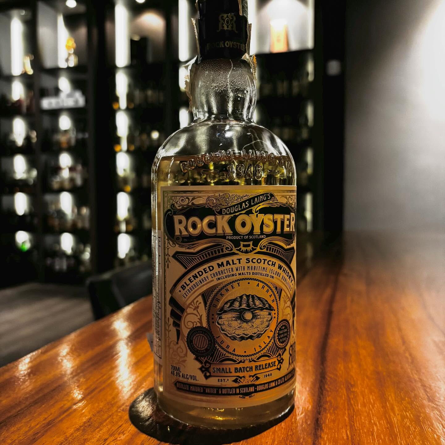 BAR余市 

本日もオープンです！

新入荷ウイスキーです！

ROCK OYSTER ロックオイスター
Blended Malt Scotch

ダグラスレイン社から販売されるロックオイスター現在では旧ボトルとなっており、
現在は「ロックアイランド」という名前になり販売されております。

スモーキー且つフルーティな味わいのアイランズ地方の特徴を持つウイスキー是非お試し下さい！

🎉11周年まであと13日！🎉

・当店人気のニッカ銘柄各種大幅ディスカウント!!

・フロムザバレル抽選会

・スペシャルテイスティングセット

・メンバーズ会員様11%ポイント還元!!
などなど

特典多数ご用意しておりますのでぜひご来店ください😉

それでは
本日もお待ちしております🙏

Open every day 

New Arrival Whisky! 🥃

ROCK OYSTER
Blended Malt Scotch Whisky

Originally released by Douglas Laing & Co., Rock Oyster has now become an old bottle,
and is currently sold under the name “Rock Island.”

This whisky embodies the smoky yet fruity character typical of the Islands region.
Please give it a try!

• Big discounts on our most popular NIKKA whiskies!
 
• “From the Barrel” lucky draw
 
• Special tasting sets
 
• 11% point cashback for members

…and many more special offers!
Come and join us to celebrate we look forward to seeing you! 😉

We look forward to welcoming you tonight!🙏

#NikkaWhisky #Yoichi #YoichiWhisky #NikkaYoichi #JapaneseWhisky #WhiskyLover #WhiskyTime #WhiskyBar #BangkokBar #PhromPhong #BangkokNightlife #BangkokWhisky #WhiskyTasting #WhiskyLovers #WhiskyCollection #AuthenticBar #JapanInBangkok #NikkaWhiskyThailand #SingleMalt #YoichiSingleMalt #Mizunara #mizunaraoak