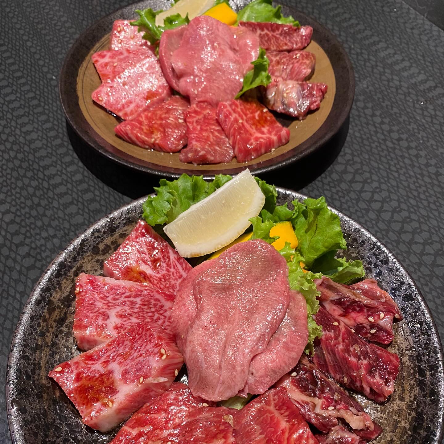 こんばんは。
青龍ラーメンの系列店
焼肉屋やきやきや青龍です。

ちょっと涼しいバンコクです！

日曜日は焼肉日和です！

今日もお店のある裏プロンポンで元気に営業致します！

裏プロンポンの奥の焼肉屋です。
是非是非Googleマップで検索を！

営業時間 Open hour

週末、祝日 Weekend
17:00〜24:00
食事ラストオーダー Dinner last order
23:00
ドリンクラストオーダー Drink last order
23:30

平日 Week Day

ディナータイム Dinner time
17:00〜24:00
食事ラストオーダー Food last Order
23:00
ドリンクラストオーダー Drink last order
23:30
火曜日は定休日です。
Tuesday Holiday

https://easymenu-translation.com/yakiyaki-ya-seiryu/ja

やきやきや青龍は歓送迎会も大歓迎です。
大きめの個室は1つしかありませんが
4名様の個室も3階にご用意しております。

個室でもカウンター席でもおくつろぎください。

📍https://maps.app.goo.gl/Xcbxqyf3mMwd1RmE9?g_st=ic

https://easymenu-translation.com/yakiyaki-ya-seiryu/ja

#yakinikuyakiyakiyaseiryu 
#yakinikuya
#bangkokyakiniku
#yakiniku
#seryuramen
#bkkyakiniku
#bbq
#yakinikulunch
#バンコク焼き肉