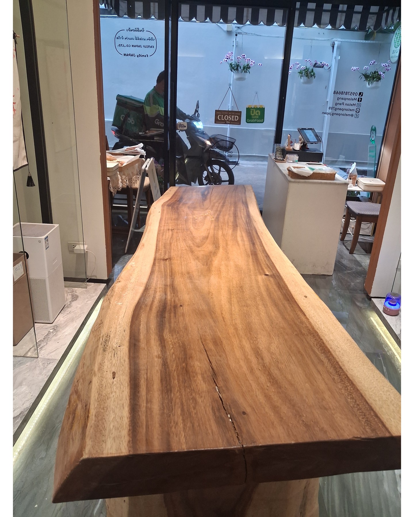 ขอบคุณจากใจสำหรับทุกท่านที่มาอุดหนุนร้านขนมปังของเรานะคะ 🍞✨ วันนี้ร้านปิดแล้ว และขนมปังก็ขายหมดทุกชิ้นแล้วค่ะ รู้สึกดีใจและขอบคุณมากๆ ที่ความอร่อยและความสดใหม่ของเราสามารถทำให้ทุกท่านพึงพอใจ 💖 พรุ่งนี้เราจะเตรียมขนมปังอบหอมๆ ใหม่อีกครั้ง พร้อมให้บริการทุกท่านเช่นเคย ค่ะ!  อย่าลืมแวะมาเจอกับเราอีกนะคะ


いつも当店を応援してくださり、本当にありがとうございます！🍞✨ 本日は定休日となり、パンは全て完売いたしました。当店の美味しさと新鮮さにご満足いただけたようで、大変嬉しく感謝しております！💖 明日からまた、いつも通り焼きたてのパンを準備して、皆様をお迎えいたします！ またぜひお立ち寄りください！

#ขนมปังอร่อย
#สดใหม่ทุกวัน
#ขนมปัง
#เบเกอรี่
#เบเกอรี่โฮจวม
#อร่อยทุกคำ
#ที่รักของคุณ
#ขนมปังอบ
#ขอบคุณลูกค้า
#ความหวานในทุกวัน
#อย่าลืมแวะมา
#อบอุ่นหัวใจ
#หวานอร่อยเพลิน
#ร้านเบเกอรี่
#ความสุขเล็กๆ
#คู่ใจคนรักขนมปัง
#อบขนมสดใหม่
#รักของคุณ
#พบกันพรุ่งนี้ค่ะ
#รักทุกคำ
#อร่อยตลอดกาล
#ร้านเล็กอบใหญ่
#สนับสนุนท้องถิ่น
#ความสุขที่อบในเตา
#ชุมชนแห่งความอร่อย
#ดีทุกคำ