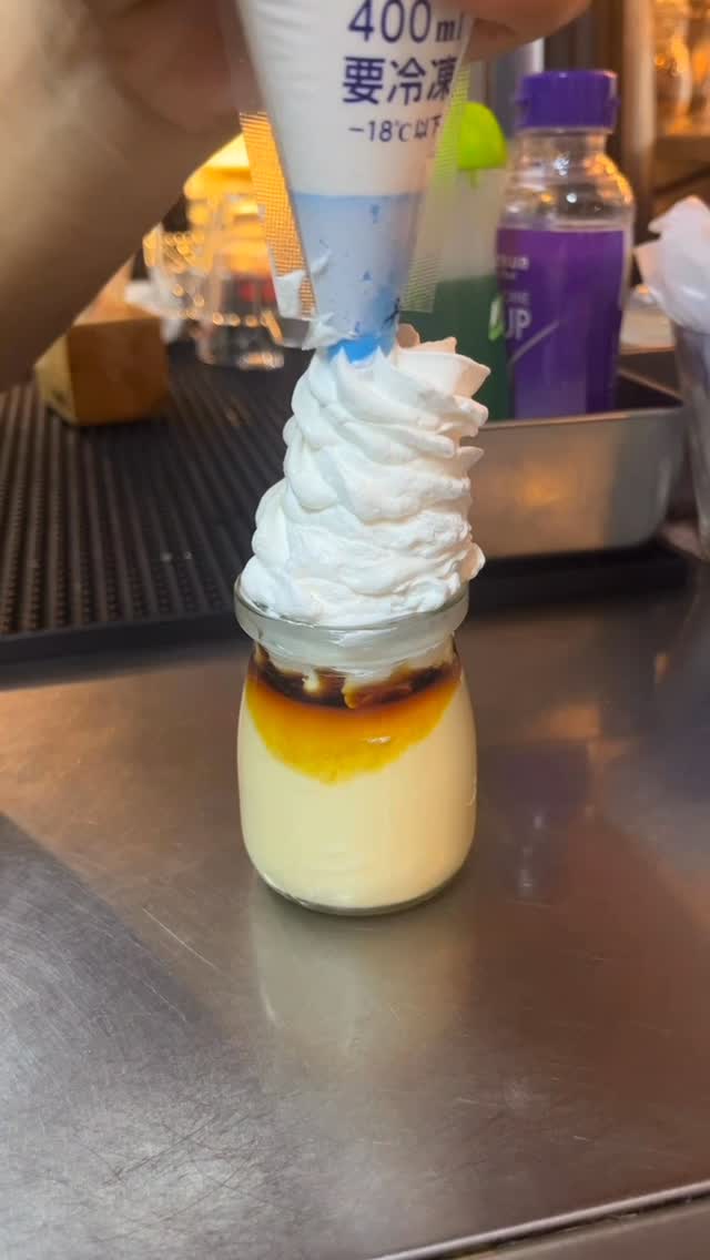 ถ้าคลิปนี้ไวรัลเมื่อไหร่ อาจได้เพิ่มเป็นเมนูใหม่! (ตอนนี้ยังไม่มีให้บริการนะครับ)
#irodoribkk #วิปครีมดองกี้ #วิปครีม #ทองหล่อ