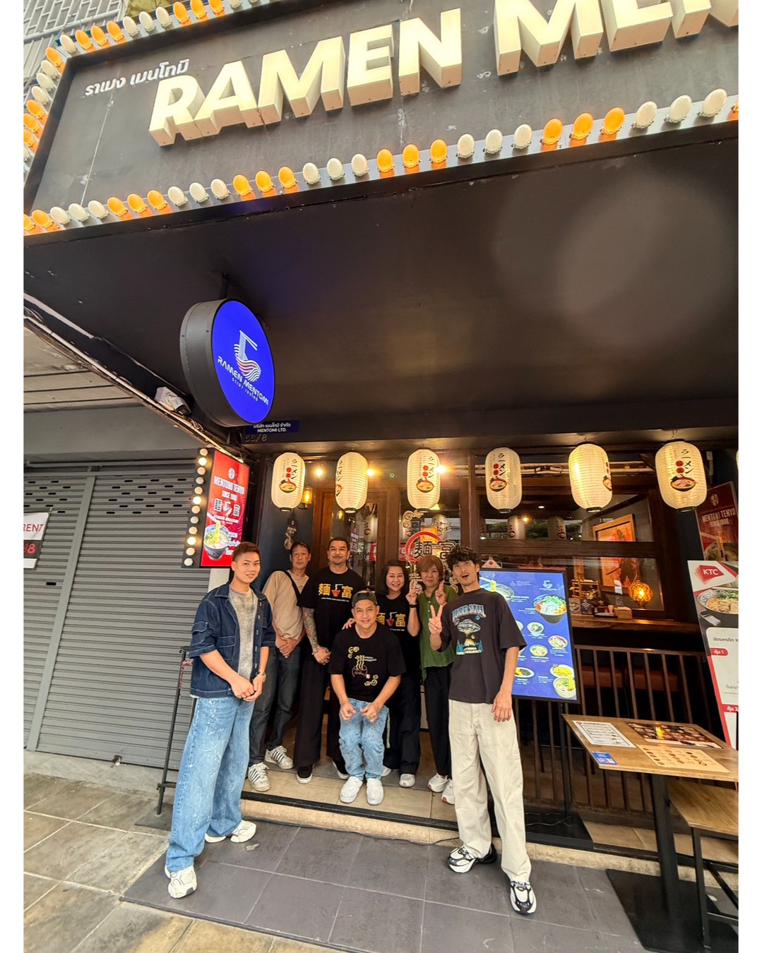 วันนี้เป็นวันที่น่าตื่นเต้นจริงๆ เมื่อสตาฟฟ์จากสาขาที่โอซาก้าได้เดินทางมาเยี่ยมเยียนสาขาของเราที่ประเทศไทย! 🎉😊 การมาเยือนครั้งนี้ไม่เพียงแต่นำมาซึ่งโอกาสในการแลกเปลี่ยนประสบการณ์และไอเดียใหม่ๆ แต่ยังสร้างความมีไมตรีจิตและความสัมพันธ์ที่ดีระหว่างทีมงาน 👫🤝 

ทั้งสตาฟฟ์ไทยและญี่ปุ่นได้มีโอกาสแลกเปลี่ยนความคิดเห็นในหลายๆ เรื่อง ไม่ว่าจะเป็นแนวทางการทำงาน หรือวิธีการพัฒนาบริการให้ดียิ่งขึ้น ต่างคนต่างเรียนรู้ซึ่งกันและกันอย่างเต็มที่ 🧠💡 รวมถึงการได้เพลิดเพลินไปกับการทานอาหารไทยอร่อยๆ ด้วยกัน 😋🥢 

กิจกรรมครั้งนี้ถือเป็นการเสริมสร้างพลังบวกและแรงบันดาลใจให้กับทั้งสองฝ่าย เพื่อมุ่งหน้าไปสู่ความสำเร็จในอนาคตอย่างมั่นคง 🌟🚀 หวังว่าจะมีโอกาสได้พบกันอีกในเร็วๆ นี้นะคะ! ❤️🇹🇭🗾

今日は大阪支店のスタッフがタイ支店を訪問してくれて、本当に刺激的な一日でした！🎉😊 この訪問は、経験や新しいアイデアを交換するだけでなく、チーム間の友好と強い絆を育む機会にもなりました。👫🤝

タイ人と日本人スタッフは、業務慣行からサービス改善の方法まで、様々なトピックについて意見交換する機会を得ました。お互いに多くのことを学びました。🧠💡 美味しいタイ料理も一緒に楽しみました。😋🥢

このイベントは、双方にポジティブなエネルギーとインスピレーションを与え、安定した成功の未来へと導きました。🌟🚀 またすぐにお会いできるのを楽しみにしています！❤️🇹🇭🗾

Today was truly an exciting day as staff from our Osaka branch visited our Thailand branch! 🎉😊 This visit not only provided an opportunity to exchange experiences and new ideas, but also fostered goodwill and strong relationships between the teams. 👫🤝

Both the Thai and Japanese staff had the opportunity to exchange ideas on various topics, from work practices to ways to improve our services. We learned so much from each other. 🧠💡 We also enjoyed delicious Thai food together. 😋🥢

This event provided both parties with positive energy and inspiration, leading them towards a stable future of success. 🌟🚀 We hope to see you again soon! ❤️🇹🇭🗾


#โอซาก้า
#ทีมเวิร์ค
#ประเทศญี่ปุ่น
#ประเทศไทย
#การแลกเปลี่ยน
#ประสบการณ์ใหม่
#ความสัมพันธ์ดี
#มิตรภาพ
#พลังบวก
#แรงบันดาลใจ
#ไมตรีจิต
#อาหารไทย
#เที่ยวประเทศไทย
#ทริปสนุก
#ทำงานเป็นทีม
#ประสบการณ์ดีๆ
#พัฒนาตนเอง
#สาขาโอซาก้า
#ทีมงานคุณภาพ
#อนาคตของเรา
#เป้าหมายร่วมกัน
#งานไม่เหนื่อย
#ทำงานมีความสุข
#ขอบคุณเจ้านาย
#Collaboration
#TeamBuilding
#สร้างสรรค์สิ่งใหม่
#สัมพันธ์ยั่งยืน