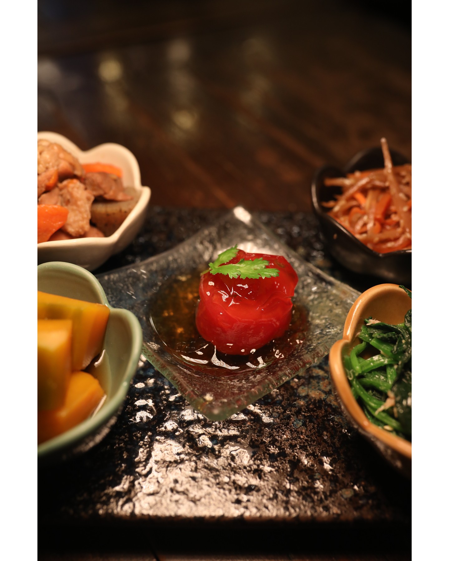 こんにちはLABURIです😊🌟
リニューアルオープンしてまだ日も浅いですが、皆様に喜ばれるお店になる為日々頑張っていきます💪
新メニューも続々登場を予定してますので楽しみにしていてください🌟🌟
🍽️本日のおすすめは出汁に漬け込んだフルーツトマトを出汁の旨味が凝縮された土佐酢ジュレで🍅
みんな大好き皮付きのフライドポテトを雪のように降り積もるチーズを好きなだけ🧀

ご来店の際は、LINEでのご予約をお勧めしていますhttps://lin.ee/KVPhsPwo💁 準備万端でお待ちしておりますので、どうぞお気軽にお越しください🍷

Hello, it's LABURI! 😊🌟
We've only just reopened, but we're working hard every day to make this a place you'll love. 💪
We're planning to introduce new menu items, so please look forward to them! 🌟🌟
🍽️Today's recommendation: dashi-marinated fruit tomatoes topped with Tosa vinegar jelly, infused with the umami of the dashi. 🍅
Everyone's favorite skin-on fries topped with as much cheese as you like, like snow. 🧀

We recommend making a reservation via LINE: https://lin.ee/KVPhsPwo 💁 We're fully prepared, so please feel free to stop by! 🍷

สวัสดีค่ะ LABURI เองค่ะ! 😊🌟
เราเพิ่งเปิดร้านใหม่ แต่เราก็ทำงานกันอย่างหนักทุกวันเพื่อให้ที่นี่เป็นร้านที่คุณจะต้องหลงรัก 💪
เรากำลังวางแผนจะแนะนำเมนูใหม่ๆ อยู่นะคะ คอยติดตามกันไว้ได้เลย! 🌟🌟
🍽️เมนูแนะนำวันนี้: มะเขือเทศผลไม้หมักดาชิ ราดด้วยเยลลี่น้ำส้มสายชูโทสะ หอมกลิ่นอูมามิของดาชิ 🍅
เฟรนช์ฟรายส์แบบมีเปลือกที่ทุกคนชื่นชอบ ราดด้วยชีสตามใจชอบ ราวกับหิมะ 🧀

แนะนำให้จองผ่าน LINE: https://lin.ee/KVPhsPwo 💁 เราเตรียมพร้อมไว้หมดแล้ว แวะมาทานกันได้เลย! 🍷

#居酒屋
#フルーツトマト
#土佐酢ジュレ
#フライドポテト
#チーズ好き
#新メニュー
#日本酒
#ほろ酔い気分
#和の心
#美味しい時間
#温かいおもてなし
#心地よい空間
#和食愛
#おすすめメニュー
#完全個室
#お酒を楽しもう