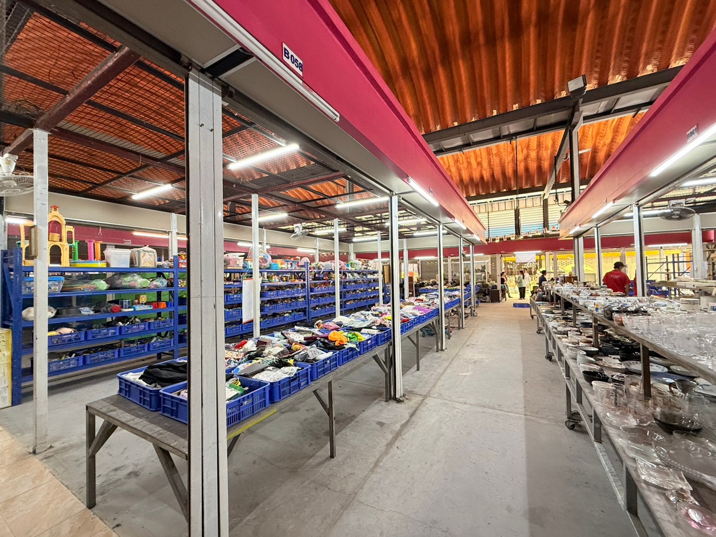 🛍️🗾 ยินดีต้อนรับสู่ "YAMATO JAPAN" ศูนย์รวมสินค้าแห่งความเป็นญี่ปุ่นที่คุณไม่ควรพลาด! 🌟 ไม่ว่าจะเป็นถ้วยจานสไตล์แจ้งเกิด 🍽️ หรือเครื่องครัวที่ใครเห็นก็อยากลองใช้ 🎋 มาพร้อมเครื่องประดับสุดคูลทั้ง 💍 และ 🕶️ ที่บ่งบอกสไตล์ในแบบของคุณเอง!

ถ้าคุณเป็นสายช่าง 🛠️ หรือชื่นชอบการออกกำลังกาย 🚴 เราก็มีอุปกรณ์กีฬาและเครื่องมือพร้อมให้คุณเลือกชม 👍 ไม่พลาดทุกคอร์ดโปรดด้วยเครื่องดนตรีหลากชนิด 🎸🎮🎹

อย่าลืมแวะมาเจอกันเวลาทำการของร้านเรานะคะ! ⏰ เปิดบริการตั้งแต่ 11 โมงเช้าถึง 6 โมงเย็นทุกวัน ที่ 📍ไมอามี่ เบย์ไซด์ บางปู 🏝️ มาให้เต็มที่ไปกับการช้อปปิ้งและสัมผัสความเป็นญี่ปุ่นที่แท้จริงได้เลยค่ะ!

แล้วเจอกันนะคะ! 👋

#YamatoJapan
#ShoppingParadise
#JapaneseStyle
#BangpuFun
#ShopTillYouDrop