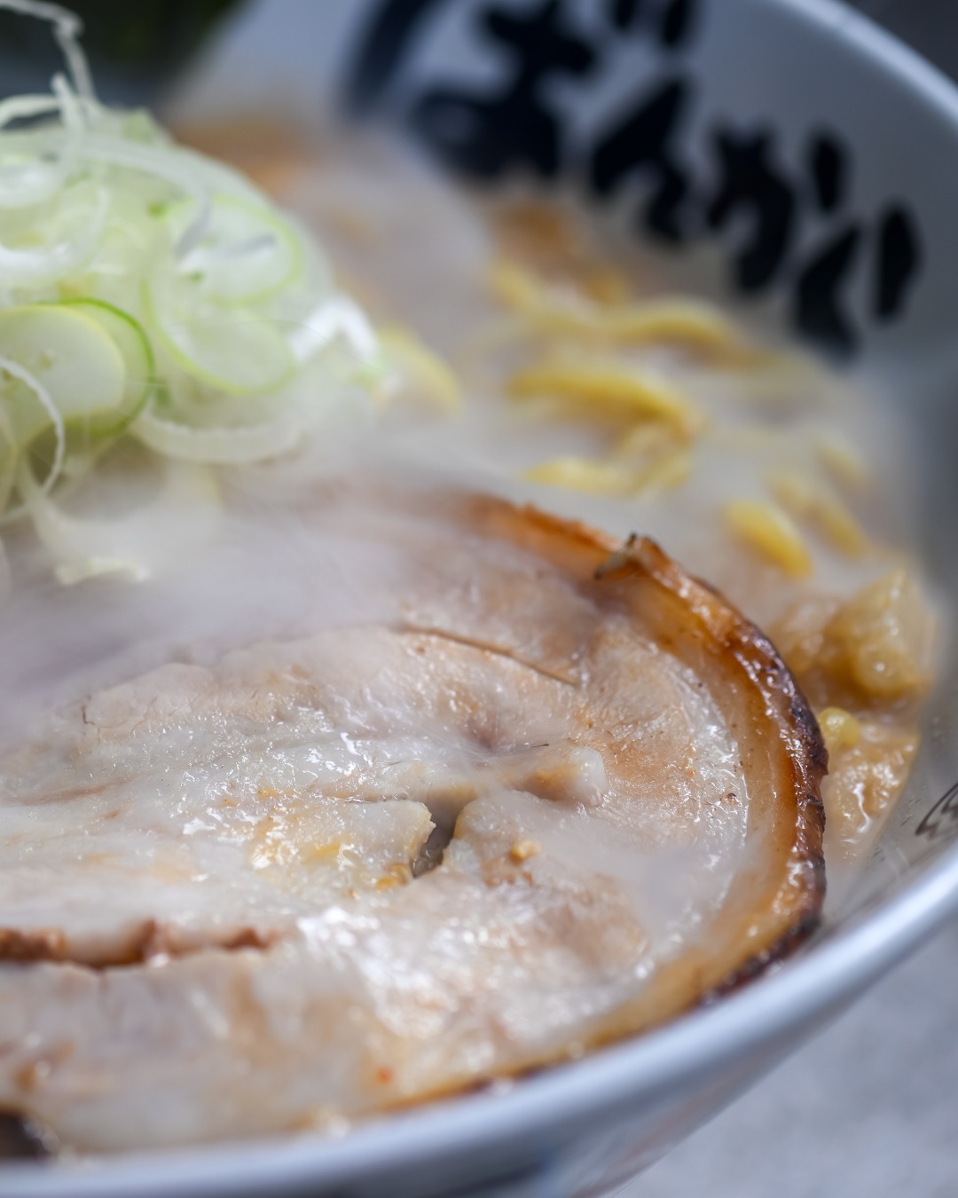 Bankara Original Ramen | ซุปในตำนานที่ไม่เหมือนใคร!
ลิ้มรสความลึกซึ้งของ Bankara Soup — การรวมกันของซุปทงคตสึที่เข้มข้น และโชยุที่ปรุงรสอย่างพิถีพิถัน

ได้น้ำซุปที่หอมหวาน เค็ม กลมกล่อม และมีมิติของรสชาติมากกว่าซุปทงคตสึทั่วไป

เสิร์ฟพร้อมหมูชาชูชิ้นโต เส้นแท้จากโตเกียว และความตั้งใจในทุกหยด

นี่คือ “The Soul of Bankara” ที่คุณต้องมาสัมผัส! 😋🍜

#BankaraRamen #BankaraOriginal #TonkotsuShoyu #ราเมนญี่ปุ่น #TheSoulofBankara #ราเมน