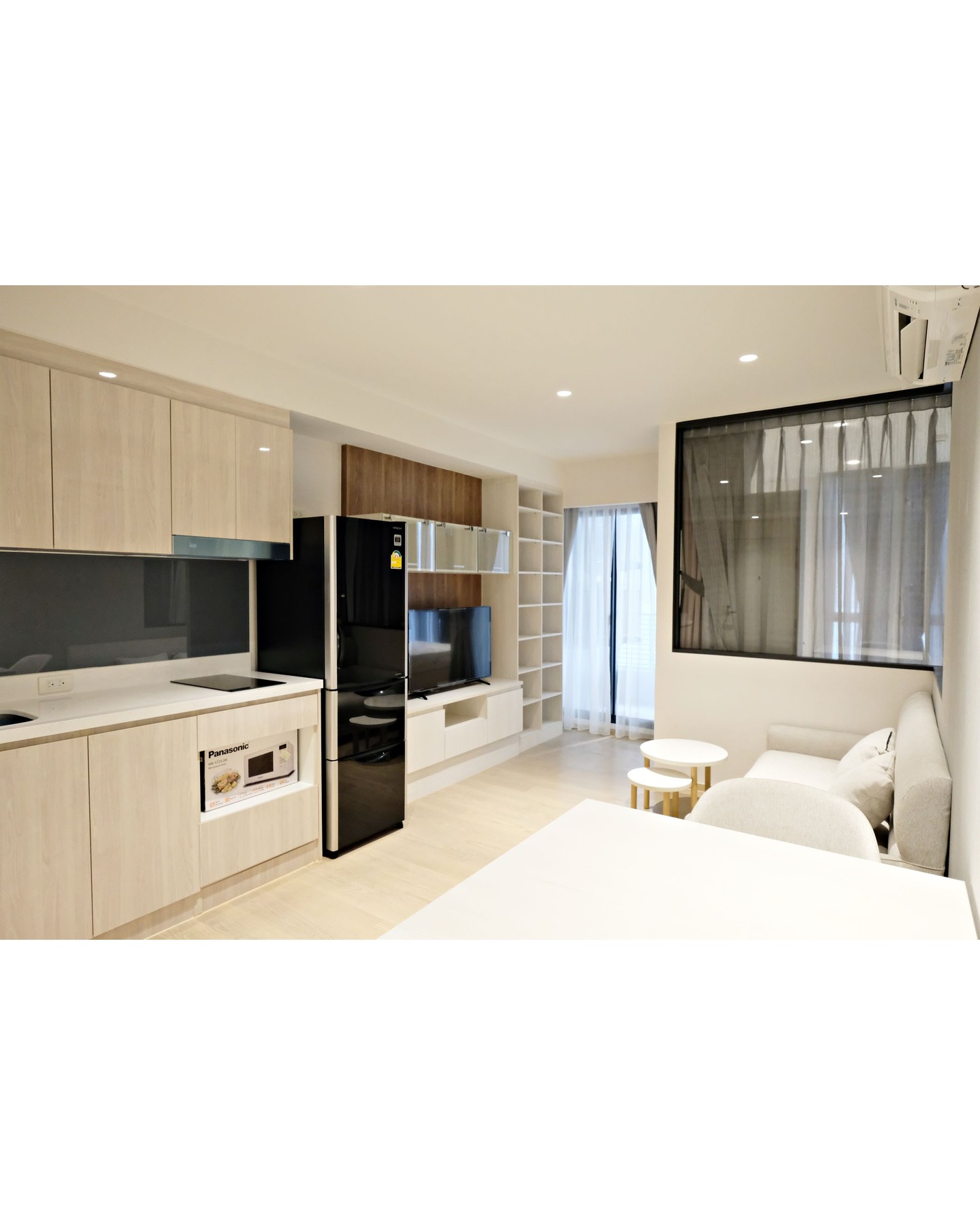 トンローソイ5付近に位置する「Runesu Thonglor 5」の1ベッドルーム、35㎡の物件が、なんと22,000バーツで賃貸中です！築浅のデザインで、これほどのお家賃は破格です。予算が合う方には、ぜひお勧めしたい物件です。🏢

この物件には、屋内プール、最新のジム設備、大浴場、そしてゴルフ練習スペースまで完備されています。さらに、便利なサービスカーも利用可能です。生活を豊かにする多くの施設が揃っているため、快適な毎日をお約束します。🌟

バンコクでの生活を考えている方、このお得な機会をお見逃しなく！興味のある方は早めにお問い合わせください。詳細な情報やご質問にも丁寧に対応いたします。

🏷️

#トンロー
#バンコク生活
#賃貸物件
#RunesuThonglor5
#1ベッドルーム
#快適生活
#便利なロケーション
#ジム
#プール
#大浴場
#ゴルフ練習
#サービスカー
#お得な家賃
#住まい探し
#日常を豊かに
#お問い合わせください
#居心地の良い暮らし
#バンコクライフ
#タイ生活
#快適な暮らし
#お洒落な物件
#モダンなデザイン
#紅樹株式会社