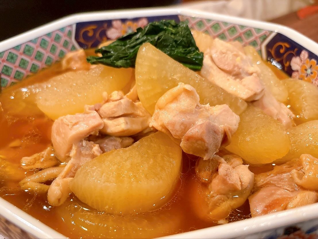 本日も美味しいおばんざい、鉄板焼き料理を色々取り揃えて
皆様のご来店お待ちしてます♪

おひとりさま大歓迎！
カウンター席大人気

おばんざい、鉄板焼きメニュー
二階テーブル席、三階個室完備
一階カウンター席でもオーダー可能です

黒兵衛では
各種ご宴会のご予約承ります♪
コース1,000バーツ〜
飲み放題 300バーツor 400バーツ

二階テーブル席
三階9名様までの小宴会用個室ございます。

よろしくお願いします♪

11月もHappy hour 開催中です
17:00〜19:30

キリンビール大瓶　120B
ウィスキーハイボール　80B

Happy hour in November❗️
17:00〜19:30
Kirin Beer Big Bottle 120B
Whisky Hi-ball 80B

#バンコク創作料理居酒屋 #バンコク日本料理店 #バンコク小料理屋 #バンコクおひとりさま #バンコク1人飲み #プラカノン #バンコク日本人女性スタッフ常駐 #バンコクおかみさん #バンコクお好み焼き屋 #バンコク鉄板焼き  #バンコクおばんざい  #japanesefood #bangkok #phrakhanong #japaneserestaurant #reopen #happyhour #obanzai #bangkokokonomiyaki #bangkokteppanyaki