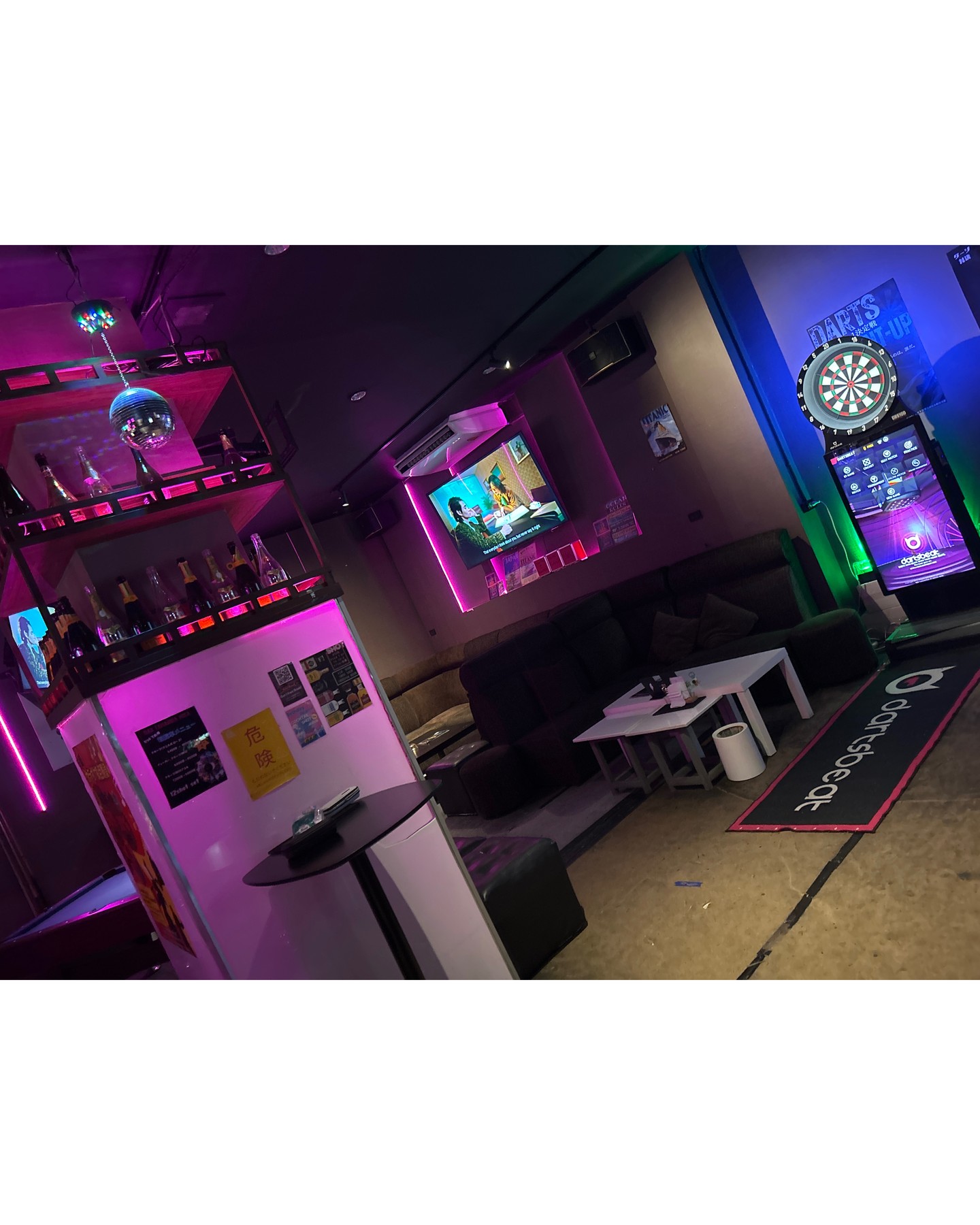 🍹✨NIKAバーで特別なひとときを✨🎯

NIKAは、大人の遊び心を満たす特別な空間をご提供しております。🎤ゆったりと楽しむカラオケタイムや、みんなでワイワイと楽しむダーツ🎯をぜひ体験してください。🎵ボックス席でリラックスし、大人数でもみんなで一緒に座って、心地よい時間をお過ごしいただけます。🍻

心地よい音楽とともに、美味しいドリンクを片手に、日々のストレスを忘れ、楽しいひとときを仲間と共有しましょう。🎶スタッフ一同、皆様の癒しの時間をサポートいたしますので、ぜひお気軽にお越しくださいませ。💫

また、定期的にスペシャルイベントも開催中！ドリンクが特価になるチャンスもお見逃しなく！🎉 詳しくは当店のSNSをご覧くださいね。お友達や同僚と一緒に、最高の夜を創り上げましょう！✨

#バー
#東京ナイトライフ
#カラオケ
#ダーツ
#友達と乾杯
#リラックス
#スペシャルイベント
#ドリンク
#音楽
#楽しいひととき