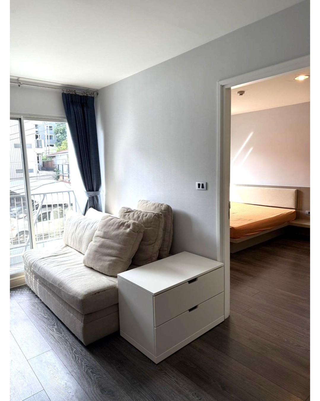 バンコク市内で快適な住まいをお探しの皆様に絶好のチャンスです！🏙️🚆 フジスーパー4号店からすぐの「The Crest 49」で、37㎡の1ベッドルームが22,000バーツでご利用いただけます。BTSトンロー駅まで徒歩10分という抜群の立地は、生活する上で大変便利です。普段こういった価格で空きが出ることは稀なので、この機会をどうぞお見逃しなく！✨

駅近なので通勤や通学にも便利で、周囲にはショッピングやレストランも充実しています。✨🌿快適な生活をサポートするモダンな内装で、暮らしやすさも抜群。ちょっとしたくつろぎの時間を過ごしたい方にぴったりです。

お問い合わせやご見学のご予約をお待ちしております。このプラチナロケーションで新しい生活を始めてみませんか？🏢🔑

                                                            🍃

#バンコク生活
#BTSトンロー
#駅近物件
#生活便利
#フジスーパー
#バンコク賃貸
#コンドミニアム
#バンコクライフ
#タイ生活
#バンコク不動産
#賃貸情報
#10分以内生活
#快適生活
#バンコク賃貸情報
#生活便利モダン
#タイ不動産
#お得物件
#トンロー
#BTS沿線
#駅近暮らし
#スタイリッシュライフ
#賃貸プロパティ
#バンコクステイ
#紅樹株式会社