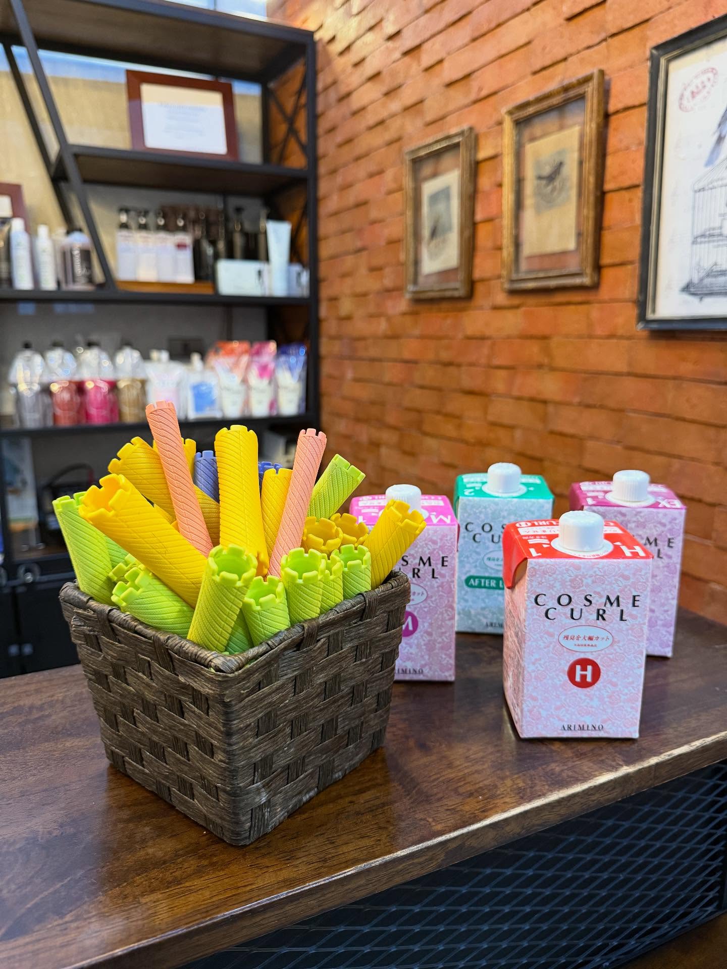 ดัดผมให้อยู่ทรงง่ายกว่าที่คิด ด้วยน้ำยาดัดญี่ปุ่นสูตรอ่อนโยน ช่วยให้ลอนเด้ง ดูสุขภาพดี✨

#HairAtelierADOR #Perm #coolperm #ดัดผม #ดัดเย็น #ดัดยกโคน