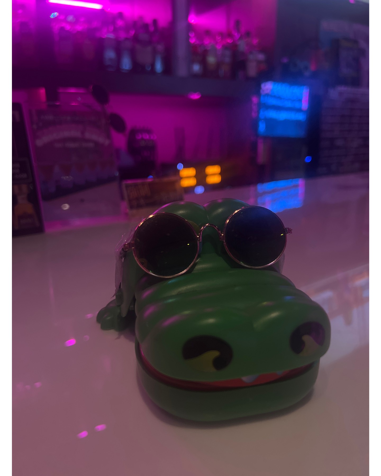 今日は一人でリラックス！！？？

それなら、バンコクの4時まで空いてるカラオケのあるバー👀❤️はいかがですか？🎤🎯

当店では、あなたの好きな曲をカラオケで熱唱して、カラオケ採点ランキングに参加することも！カラオケ1位、2位、3位にはサービスも✨️

もちろん、ビリヤード、ダーツで腕試しも！

楽しいアットホームな雰囲気なので、一人でもスタッフと共に気軽に楽しめます🍹

スタッフもフレンドリーで、おひとり様でもすぐにお友達ができちゃうかも!? 😄❤️

ゆっくりした夜を楽しむも良し！！思い切り盛り上がるのも良し。是非タマリバ ニカで特別なひとときをお過ごしください✨


#バンコク
#ひとりのみ
#カラオケ
#ダーツ
#アットホーム
#フレンドリー
#バー
#タイランド
#音楽好き
#リラックス
#東京夜遊び
#夜が楽しい
#ソロアドベンチャー
#心地よい夜
#ひとり時間