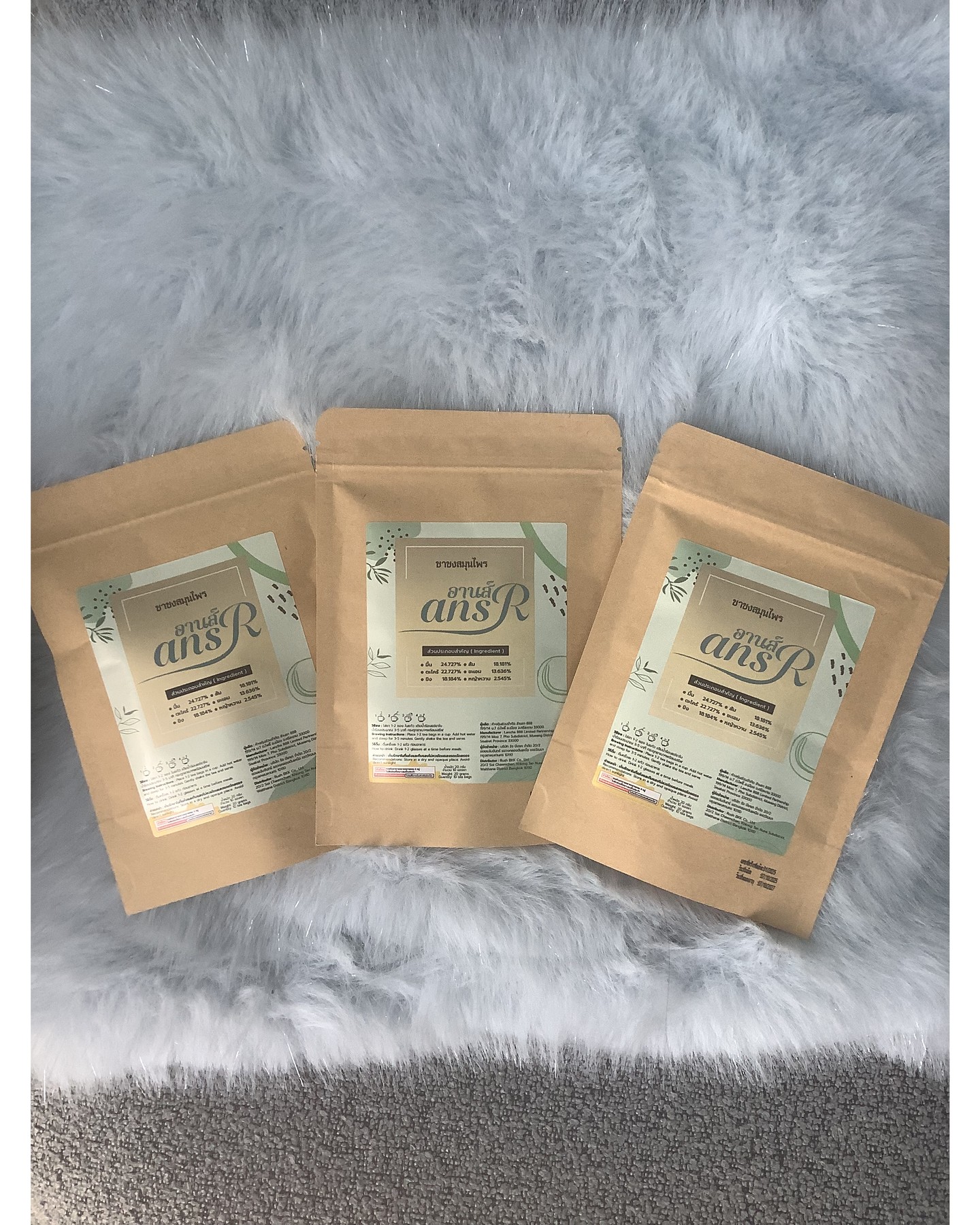 ansRのオーガニックハーブティー🌿🫖
レモングラス、ミント、オレンジ、生姜、甘草が入ったほんのり甘い優しいお茶です♪


#バンコク美容室
#バンコク美容院
#バンコク駐在
#バンコク旅行
#バンコク日系美容室
#バンコク酸性ストレート
#バンコク縮毛矯正
#バンコクヘアサロン
#バンコクトリートメント
#バンコクヘアカラー
#バンコク艶髪
#タイハーブティー
#オーガニックハーブ