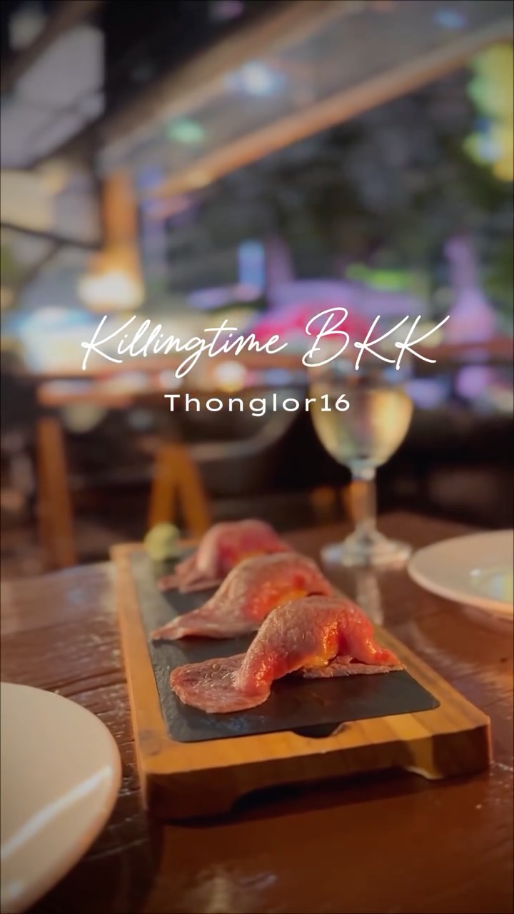 Enjoy elegant Wagyu sushi on the terrace or inside the restaurant - a privilege only available in Thonglor. 
Enjoy steak and the finest Kagoshima Wagyu beef at reasonable prices.

อิ่มอร่อยกับซูชิวากิวชั้นเลิศบนระเบียงหรือภายในร้าน สิทธิพิเศษเฉพาะที่ทองหล่อเท่านั้น
อิ่มอร่อยกับสเต็กและเนื้อวากิวคาโกชิม่าชั้นเลิศในราคาสุดคุ้ม

テラスや店内で上品に楽しめる和牛の寿司はトンローで私達だけの特権です。
ステーキや鹿児島の最高の和牛をリーズナブルに楽しんで下さい。