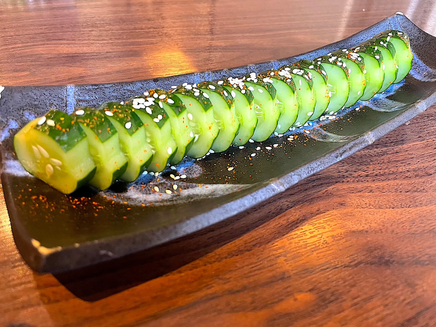 แตงกวาดอง ของทานเล่นสุดเก๋ที่เข้ากันได้กับทุกมื้ออาหาร! 🥒✨ ใครจะไปคิดว่าเจ้าผักรสเปรี้ยวๆ เผ็ดๆ นี้จะสามารถเปลี่ยนมื้ออาหารธรรมดาให้มีชีวิตชีวาได้ขนาดนี้

นอกจากจะอร่อยแล้ว แตงกวาดองยังจัดว่ามีประโยชน์ต่อสุขภาพด้วยนะ ด้วยวิตามินและแร่ธาตุต่างๆ รวมถึงช่วยในการย่อยอาหาร หมดปัญหาท้องอืดไปเลย 🍽️🍶 
อย่าลืมแวะมาทานที่ร้านเรากันนะคะ 


きゅうりのピクルスは、どんな食事にも合う、おしゃれなおつまみ！🥒✨ ピリッとスパイシーなこの野菜が、いつもの食事を華やかにしてくれるなんて、誰が想像したでしょうか？

きゅうりのピクルスは美味しいだけでなく、健康にも良いと言われています。ビタミンやミネラルが豊富で、消化を助け、お腹の張りを解消してくれます。🍽️🍶
ぜひレストランに立ち寄って、味わってみてください！

#อร่อยกันให้สุด
#รสชาติที่คุณต้องลอง
#อร่อยต้องลอง
#อร่อยบอกต่อ
#สายกินตัวจริง
#ปาร์ตี้ในฝัน
#รสชาติญี่ปุ่นแท้
#ของทานเล่น
#แตงกวาดอง