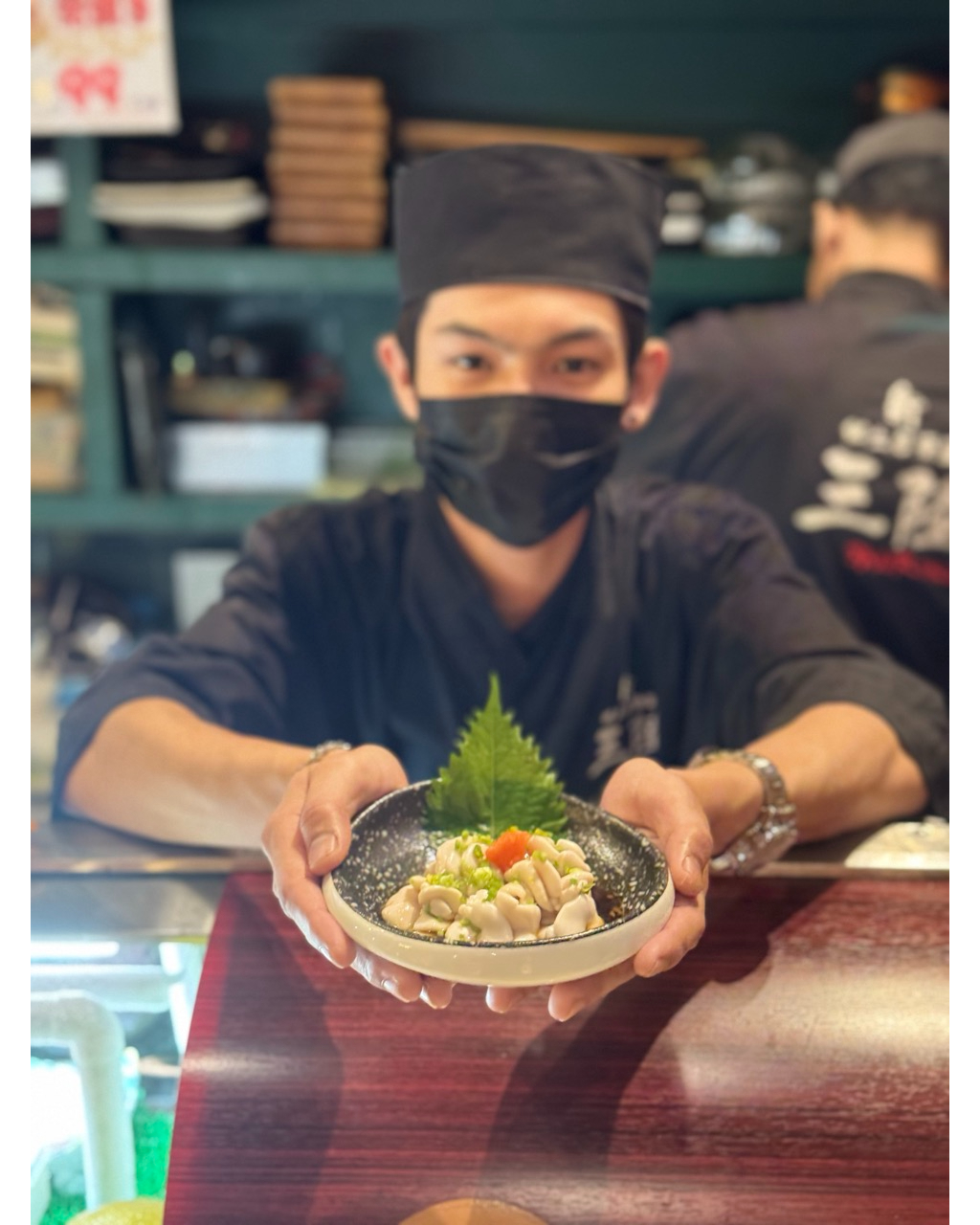 🌸✨冬の味覚、ついに登場✨🌸
いつも三陸をご利用いただき、誠にありがとうございます☺️🙏🏻

朝晩の空気が少しずつ冷たくなり、温かいお料理が恋しい季節になってきましたね❄️🍶
そんな今にぴったりの “旬の味覚” が三陸に届きました💫

🫶🏻【期間限定】白子ぽん酢 200B🫶🏻

濃厚でクリーミーな白子を、特製ぽん酢でさっぱりと仕上げました🍋✨
新鮮だからこそのとろけるような舌ざわり…💭
まさに「今しか味わえない冬のごちそう」です🥢💕

お酒との相性も抜群🍶✨
ぜひ、この季節限定の味をお楽しみください☺️🌸
数量限定ですので、お早めにどうぞ！

今日も朝4時まで元気に営業中💪🏻💓
お仕事帰りにも、ふらっと一杯にも大歓迎です🍻✨
皆さまのご来店を心よりお待ちしております🌸

📅 営業時間
⏰ 月〜土: 17:00〜4:00（L.O. 3:30）
⏰ 日曜: 17:00〜2:00（L.O. 1:30）

📞 ご予約・お問い合わせ
☎️ 02-651-2361
対応言語：タイ語・日本語・英語

🚗 無料駐車場あり