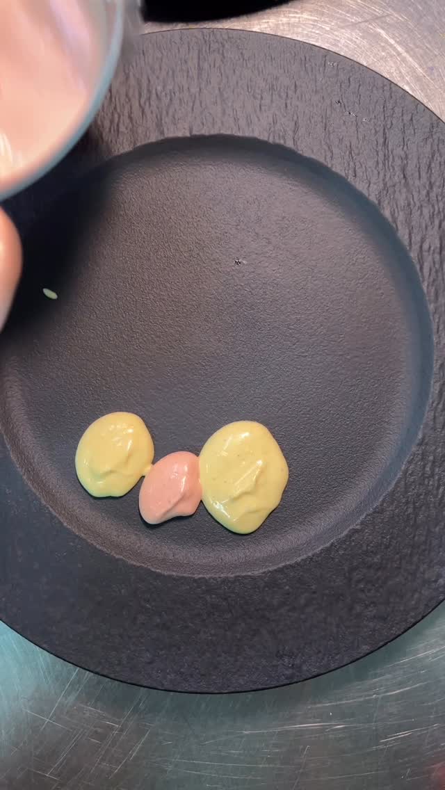 A luxurious Caesar salad topped with tender homemade ham and aromatic bottarga. The rich dressing enhances every bite, creating an elegant and flavorful dish perfect for pairing with wine.

自家製ハムのしっとりとした旨味に、香り高いカラスミをたっぷり合わせた贅沢シーザーサラダ。濃厚なドレッシングが素材の美味しさをさらに引き立て、ひと口ごとに幸せが広がる大人のサラダです。ワインにも相性抜群。

-*-*-*-*-*-*-*-*-*-*-*-*-*-*-
📝 For reservations and inquiries,
contact us on LINE!
＠shakarich
*-*-*-*-*-*-*-*-*-*-*-*-*-*-*-*-

🍴SHAKARICH
📍Shilom Surawong
🕚11:00-Late
📞02-086-7898
🚪15 Private Rooms
(From 2P up to 20P)
🅿️Charn Issara Tower 1
🚄4 min walk from BTS Sala Deang
📱097-053-9928(Japanese)

📍Thonglor Soi 14
🕚11:00-late
📞02-045-4032
📱097-053-9928(Japanese)
🚪12 Private Rooms

#อาหารญี่ปุ่น #BangkokFoodie#Shakarich #PrivateDining #JapaneseCuisine #BangkokFoodie#Shakarich #個室ダイニング #和食 #バンコクグルメ