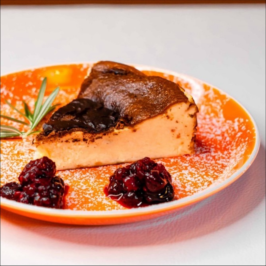 🍰 เค้กชีสสไตล์บาซก์โฮมเมด รสชาติผู้ใหญ่ ไม่หวานเลี่ยน! 🧀

ขอแนะนำของหวานสูตรพิเศษจาก Ramen Cafe IRODORI!

【Basque Cheesecake ทำเองในร้าน】

เนื้อชีสเค้กเข้มข้น แต่นุ่มละมุนลิ้น และไม่หวานจนเกินไป เป็นรสชาติแบบผู้ใหญ่ที่ลงตัวมากค่ะ ความขมเล็กน้อยจากผิวที่ไหม้กำลังดี ตัดกับความนุ่มข้างในได้อย่างสมบูรณ์แบบ

เหมาะสำหรับช่วงพักผ่อนยามบ่าย หรือเป็นของหวานปิดท้ายมื้ออร่อยหลังทานราเมนหรืออาหารชุดของเราค่ะ

ราคา: 130 บาท

📍 พิกัดร้าน: Ramen Cafe IRODORI (อิโรโดริ) ชั้น 2, โรงแรม Ashley Hotel, ซอยทองหล่อ 13 (อยู่ใกล้กับ Nihonmura / มองหาสัญลักษณ์รูปน้องแมวได้เลยค่ะ 🐱) เปิดทุกวัน เวลา 11:30 – 21:00 น.

🛵 สั่งเดลิเวอรี่ได้เลย! สั่งผ่าน Lineman หรือ Grab ได้อย่างง่ายดาย

＼IRODORIの隠れた名物！／

【店内手作りバスクチーズケーキ】

濃厚なのに、驚くほど甘さ控えめな「大人の味」のバスクチーズケーキです。 ほろ苦い焦げ目と中のとろける口溶けがたまりません🤤

ラーメンや定食を食べた後の午後のひとときに、コーヒーや緑茶とご一緒にどうぞ☕

価格： 130 THB

📍お店の場所： Ramen Cafe IRODORI（いろどり） トンロー・ソイ13、アシュリーホテル2階 （日本村のすぐそば、ネコのマークが目印です🐱） 毎日 11:30〜21:00で通し営業しております。

🛵デリバリーもOK！ Lineman、Grabからもお気軽にご注文ください。

🤤 A hidden gem at IRODORI: Handmade Basque Cheesecake! 🧀

Introducing our specialty dessert: the In-House Handmade Basque Cheesecake.

It’s rich and creamy but intentionally not too sweet, giving it a sophisticated “adult flavor.” The slightly bitter burnt top and the melt-in-your-mouth texture are irresistible.

Perfect for an afternoon break or as a sweet finish after your ramen or teishoku (set meal). Come and enjoy a blissful moment with a cup of coffee!

Price: 130 THB

📍 Find Us: Ramen Cafe IRODORI (いろどり) 2nd Floor, Ashley Hotel, Thonglor Soi 13. (Right next to Nihonmura / Look for the cat logo 🐱) Open daily: 11:30 AM – 9:00 PM.

🛵 Delivery Available! Order easily via Lineman or Grab.

#バスクチーズケーキ #バスチー #大人のスイーツ #ラーメンカフェ #トンローグルメ
#BasqueCheesecake #ThonglorCafe #BangkokDessert #HandmadeSweets #AshleyHotel
#เค้กชีส #ทองหล่อซอย13 #คาเฟ่ทองหล่อ #ร้านอาหารญี่ปุ่น #อิโรโดริ