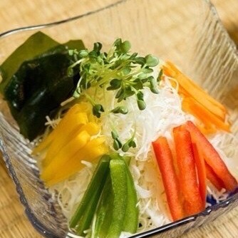 นำเสนอความอร่อยที่สดใหม่จากครัวญี่ปุ่นของเรา! ลิ้มลอง "ISSHIN SALAD" สลัดที่ผสมผสานความกรอบของกะหล่ำปลีและพริกหวานหลากสี ผักที่เราเลือกใช้ล้วนผ่านการคัดสรรมาอย่างพิถีพิถัน เพื่อความสดชื่นและรสชาติอันกลมกล่อมที่ลงตัว เหมาะอย่างยิ่งสำหรับทุกท่านที่ต้องการดูแลสุขภาพ และเติมพลังให้กับวันของคุณ ไม่ว่าคุณจะต้องการรับประทานเดี่ยว ๆ หรือต้องการบางสิ่งที่คู่เคียงกับเมนูโปรดในร้านอาหารของเรา สลัดนี้ก็เป็นตัวเลือกที่ดีเสมอ นอกจากความอิ่มอร่อยแล้ว ยังทำให้คุณมีช่วงเวลาที่ผ่อนคลายและประทับใจไปกับศิลปะการปรุงแต่งอาหารในแบบญี่ปุ่นที่ไม่เหมือนใคร เข้าร่วมกับเราทุกวันเพื่อสัมผัสความมีชีวิตชีวาในทุกคำที่คุณลิ้มลอง

Presenting fresh deliciousness from our Japanese kitchen! Try the "ISSHIN SALAD," a salad that combines the crispiness of cabbage and various colorful bell peppers. The vegetables we use are all meticulously selected to ensure freshness and a perfectly harmonious flavor. Ideal for anyone who wants to take care of their health and energize their day. Whether you wish to enjoy it on its own or want something to accompany your favorite dishes in our restaurant, this salad is always a great choice. In addition to its satisfying taste, it also gives you a relaxing and impressive moment through the unique art of Japanese culinary creation. Join us every day to experience vibrancy in every bite you take.

#ISSHINSALAD
#和食
#สุขภาพ
#สดใหม่
#อร่อย
#อาหารญี่ปุ่น
#วิถีชีวิตสุขภาพดี
#อาหารเพื่อสุขภาพ
#วัฒนธรรมญี่ปุ่น
#สลัดสุขภาพ
#กระหล่ำปลี
#พริกหวาน
#ครัวญี่ปุ่น
#รสชาติความสดชื่น
#เติมพลัง
#รีเฟรช
#ผักสด
#อาหารล้ำค่า
#ของดีมีคุณภาพ
#คุณภาพยอดเยี่ยม
#เมนูสุขภาพ
#ลงตัว
#ความประทับใจ
#ช่วงเวลาผ่อนคลาย
#ศิลปะการปรุงแต่ง
#และอาหารปลูกฝังสุขภาพที่ดี